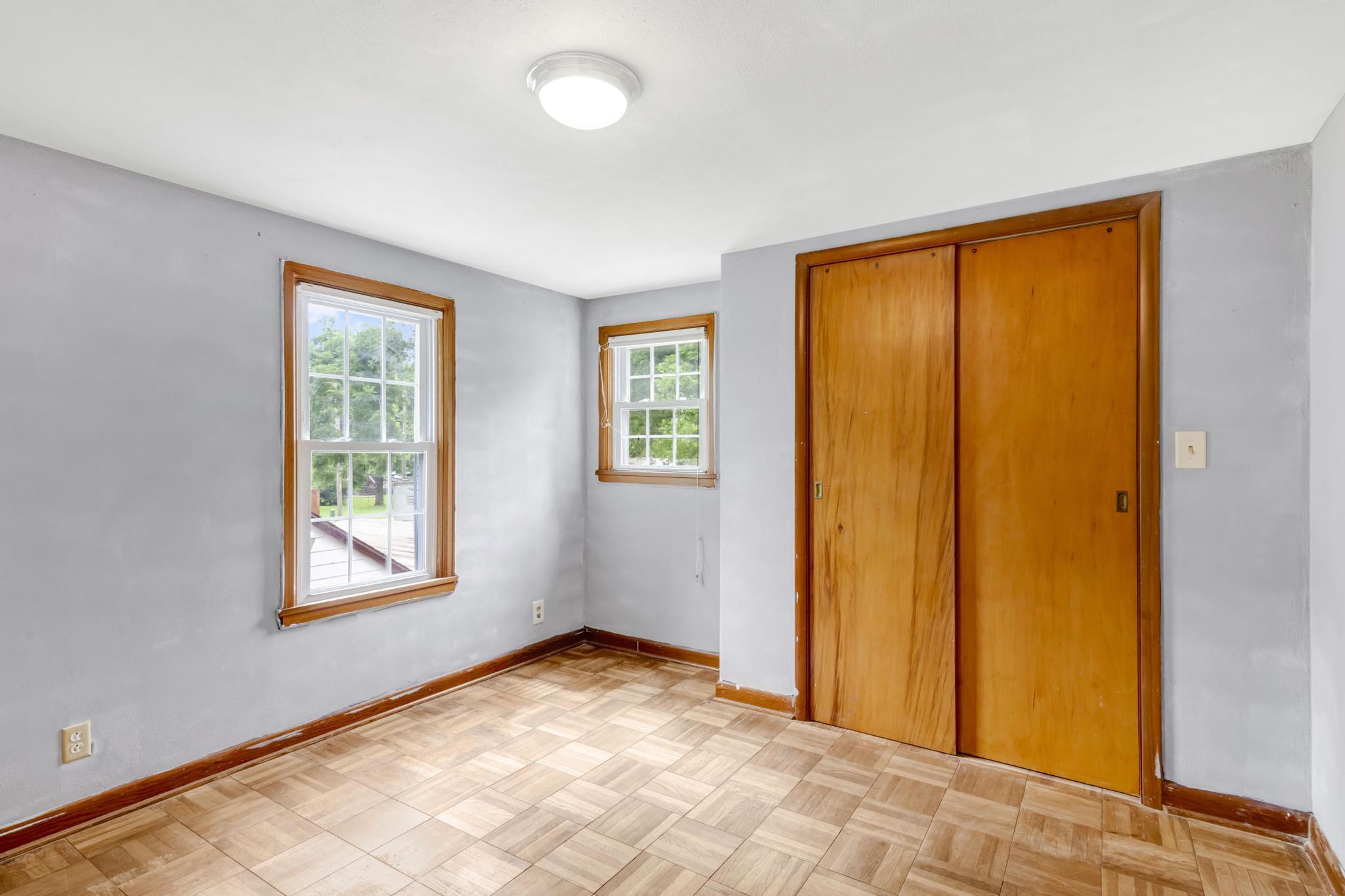 421 West College Street Property Photo 17