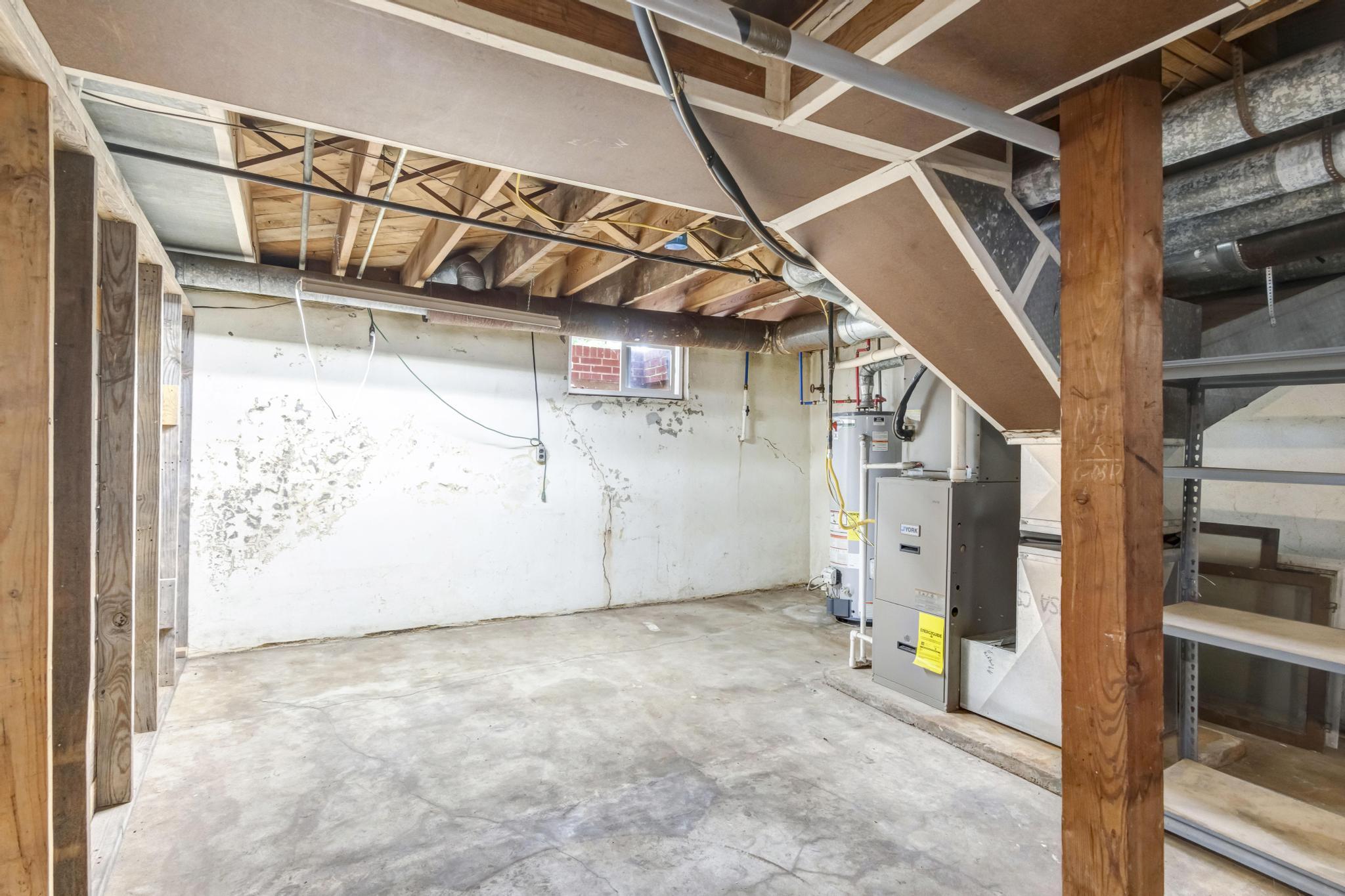 421 West College Street Property Photo 20