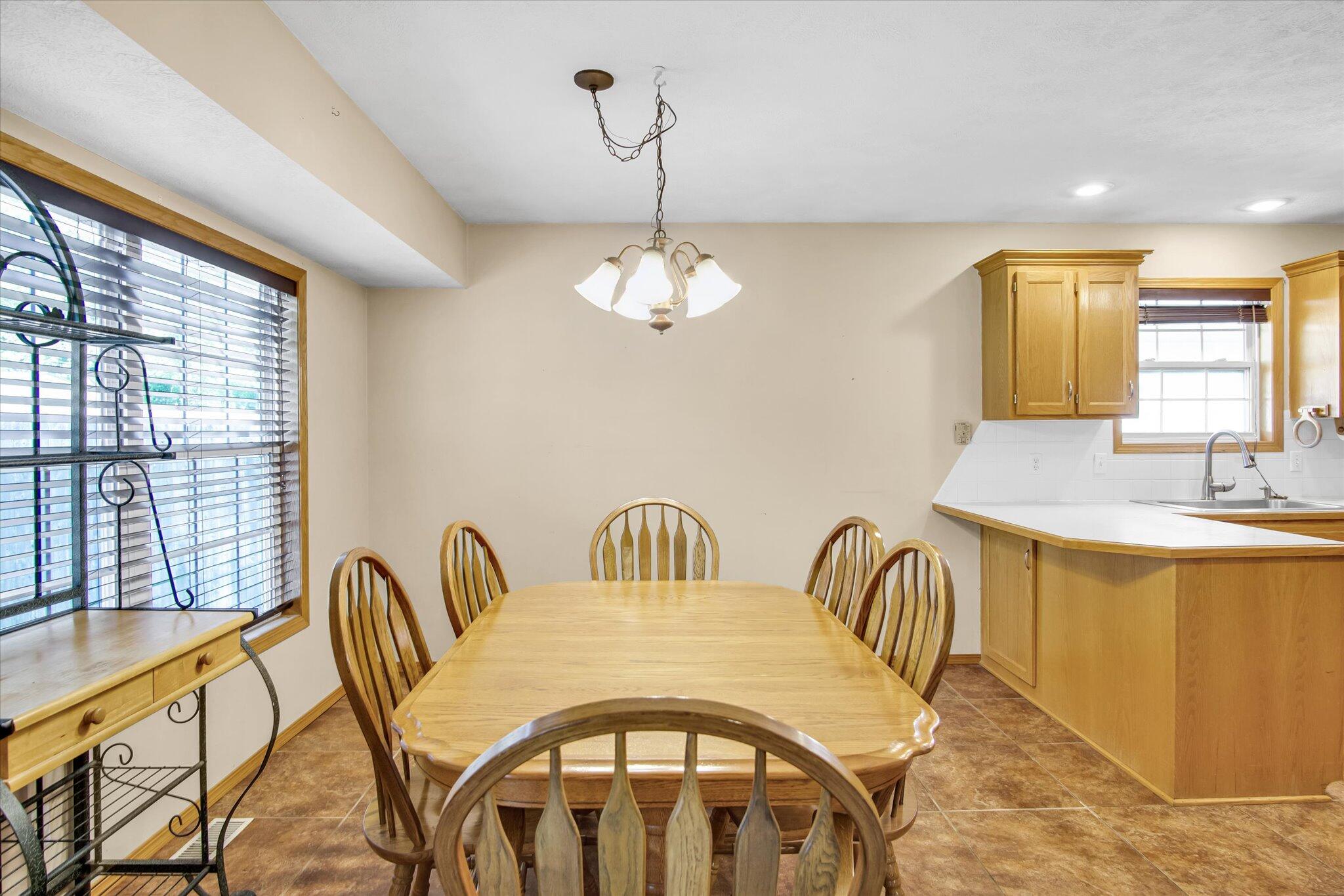 3319 East Lark Street Property Photo 6