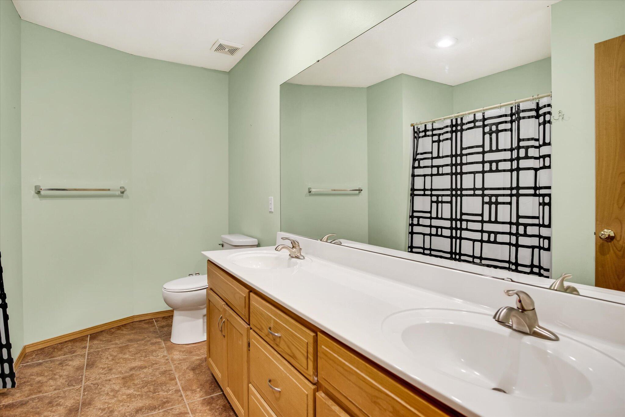 3319 East Lark Street Property Photo 20