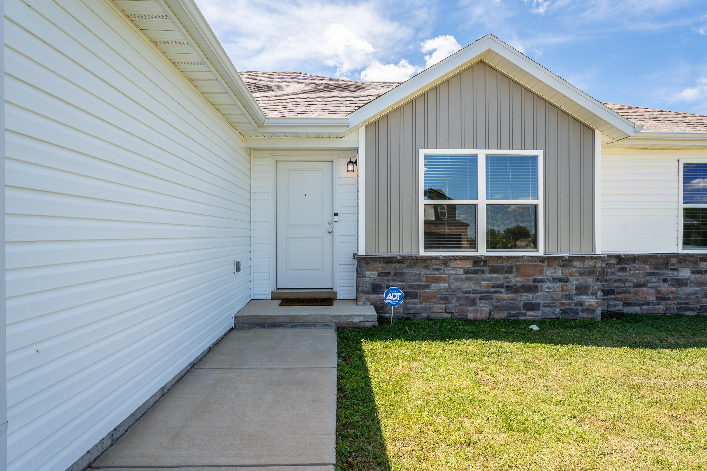 1164 Price Street Property Photo 3