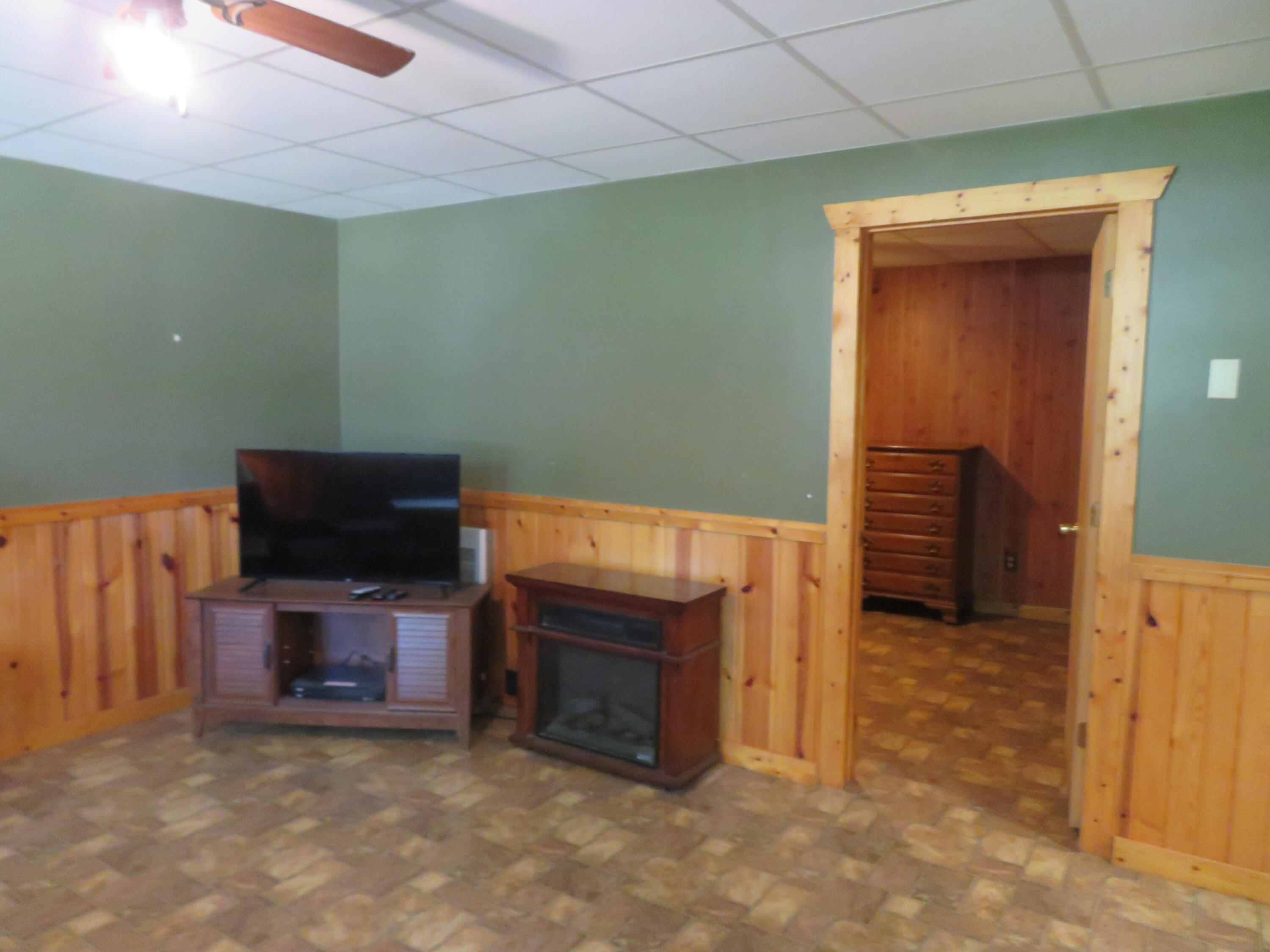 21515 South 215 Highway Property Photo 13