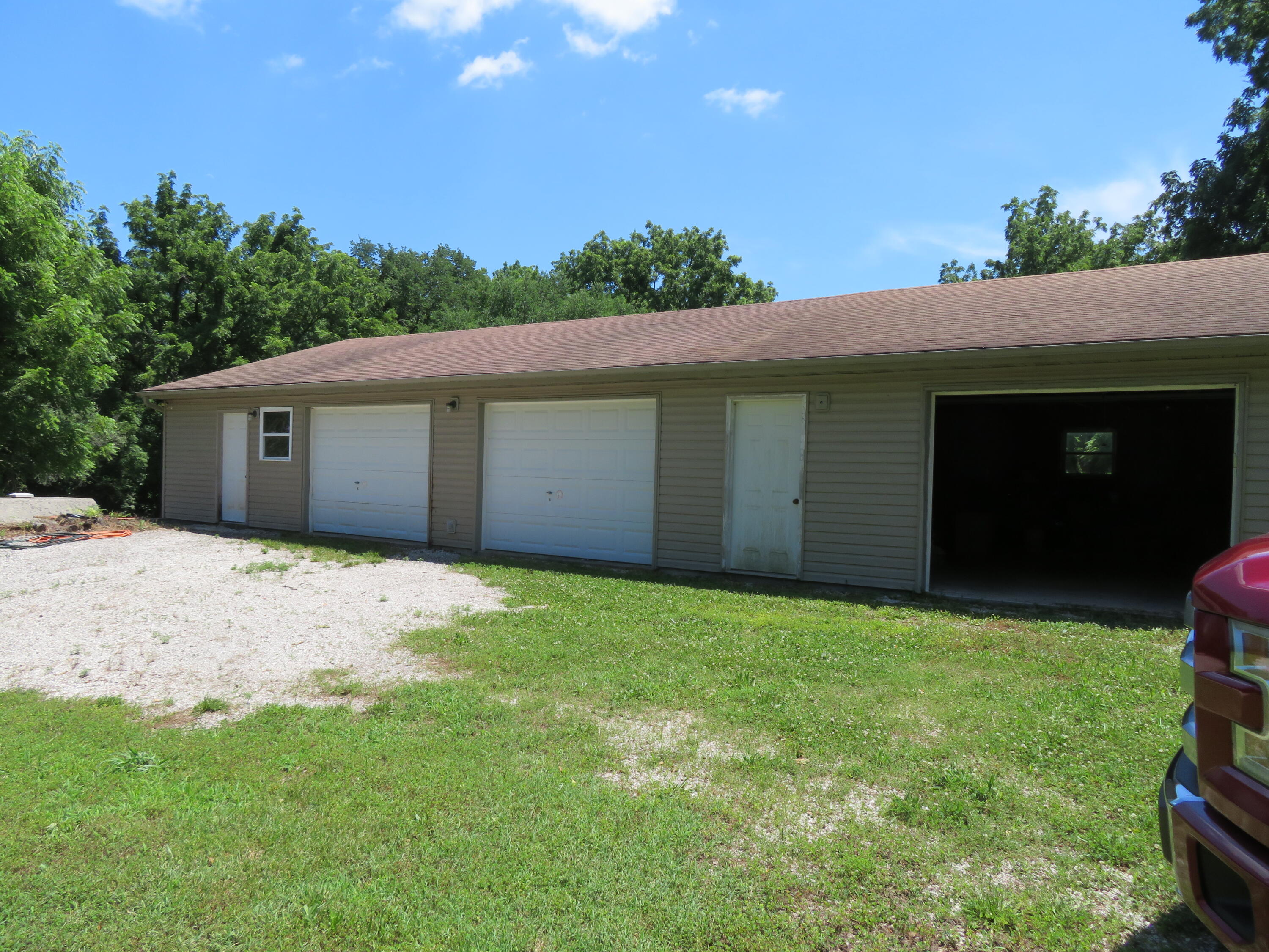 21515 South 215 Highway Property Photo 23