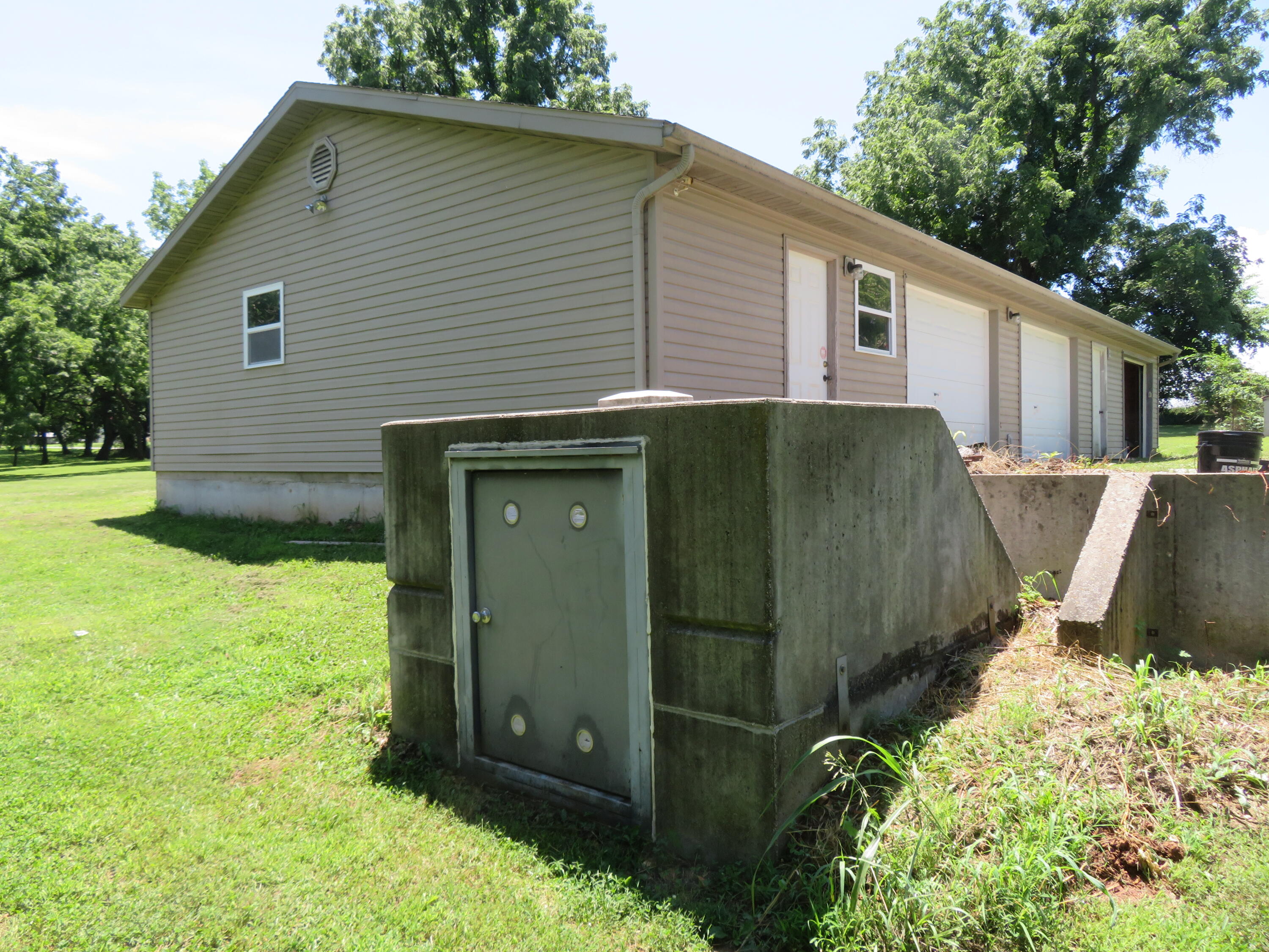 21515 South 215 Highway Property Photo 24