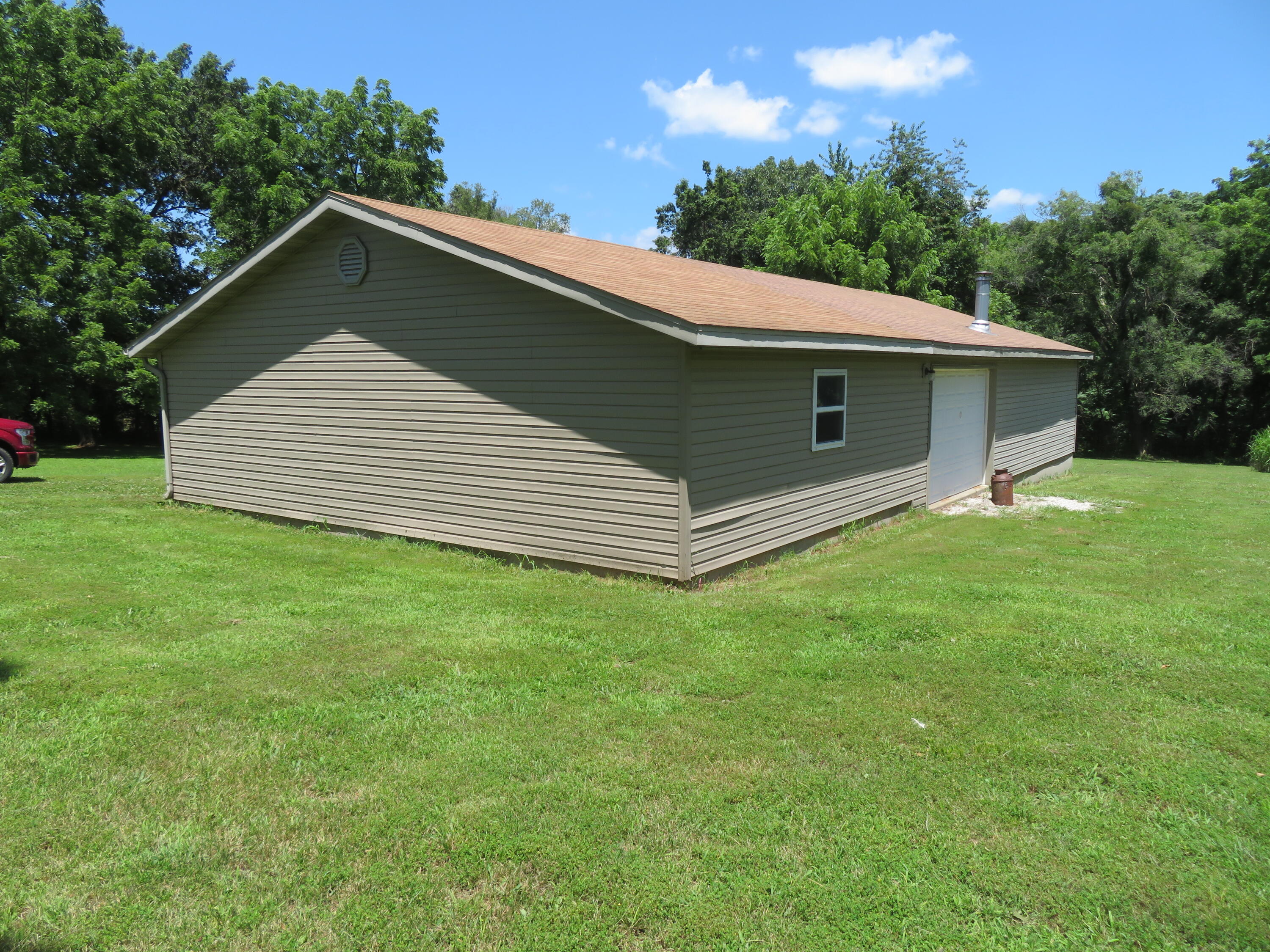 21515 South 215 Highway Property Photo 27
