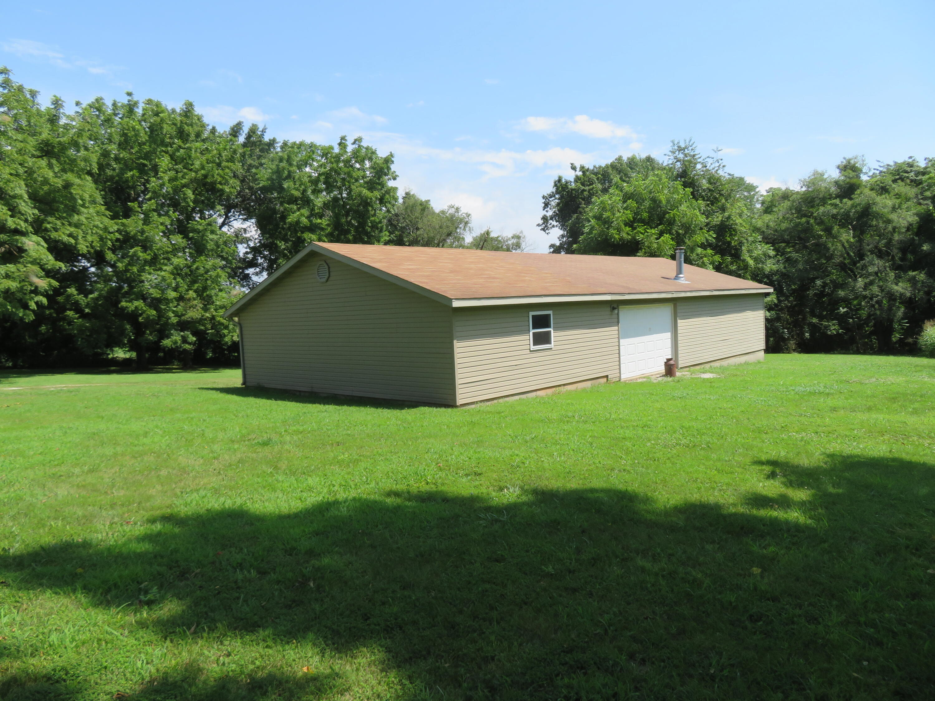 21515 South 215 Highway Property Photo 29