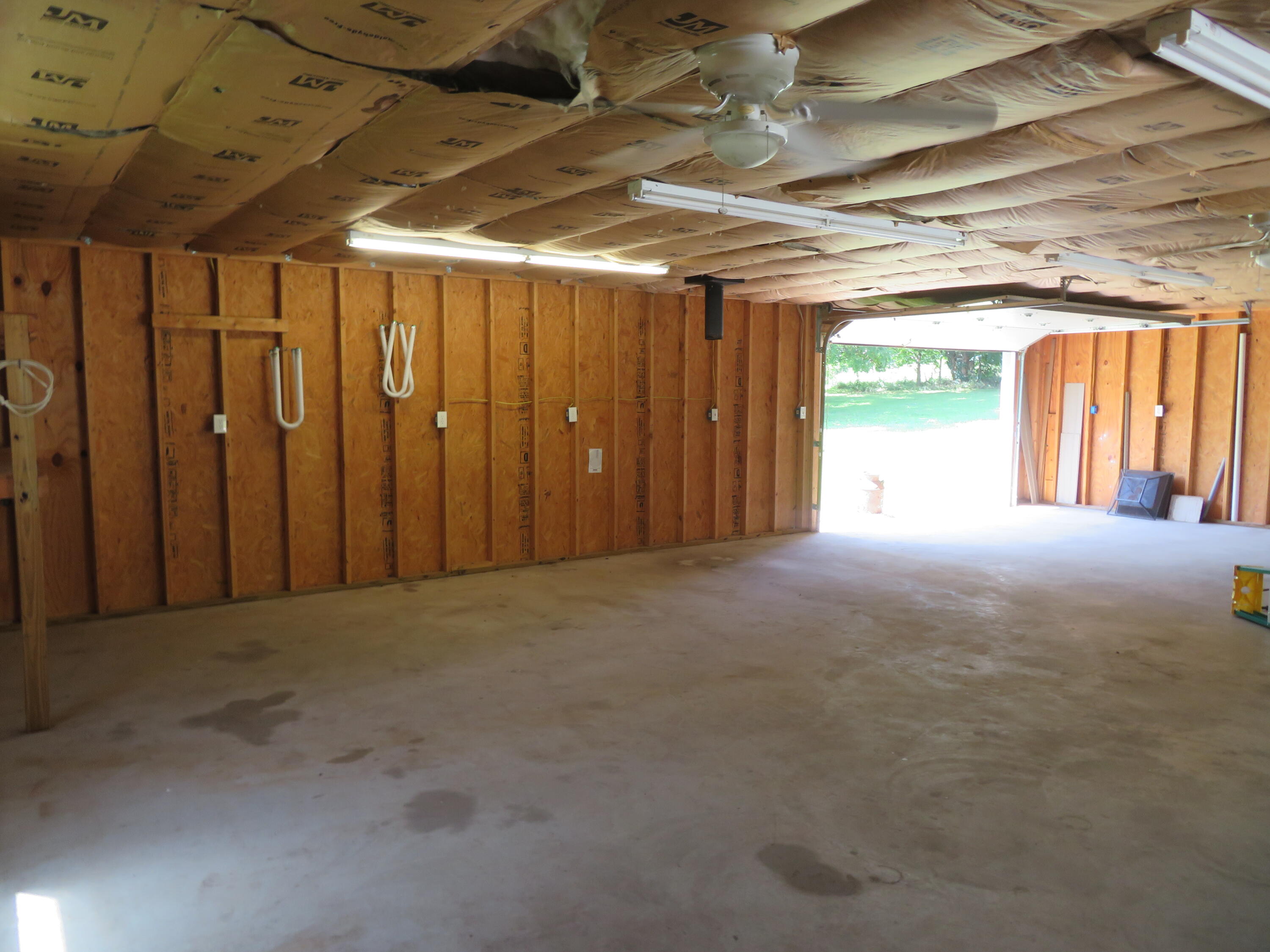 21515 South 215 Highway Property Photo 33