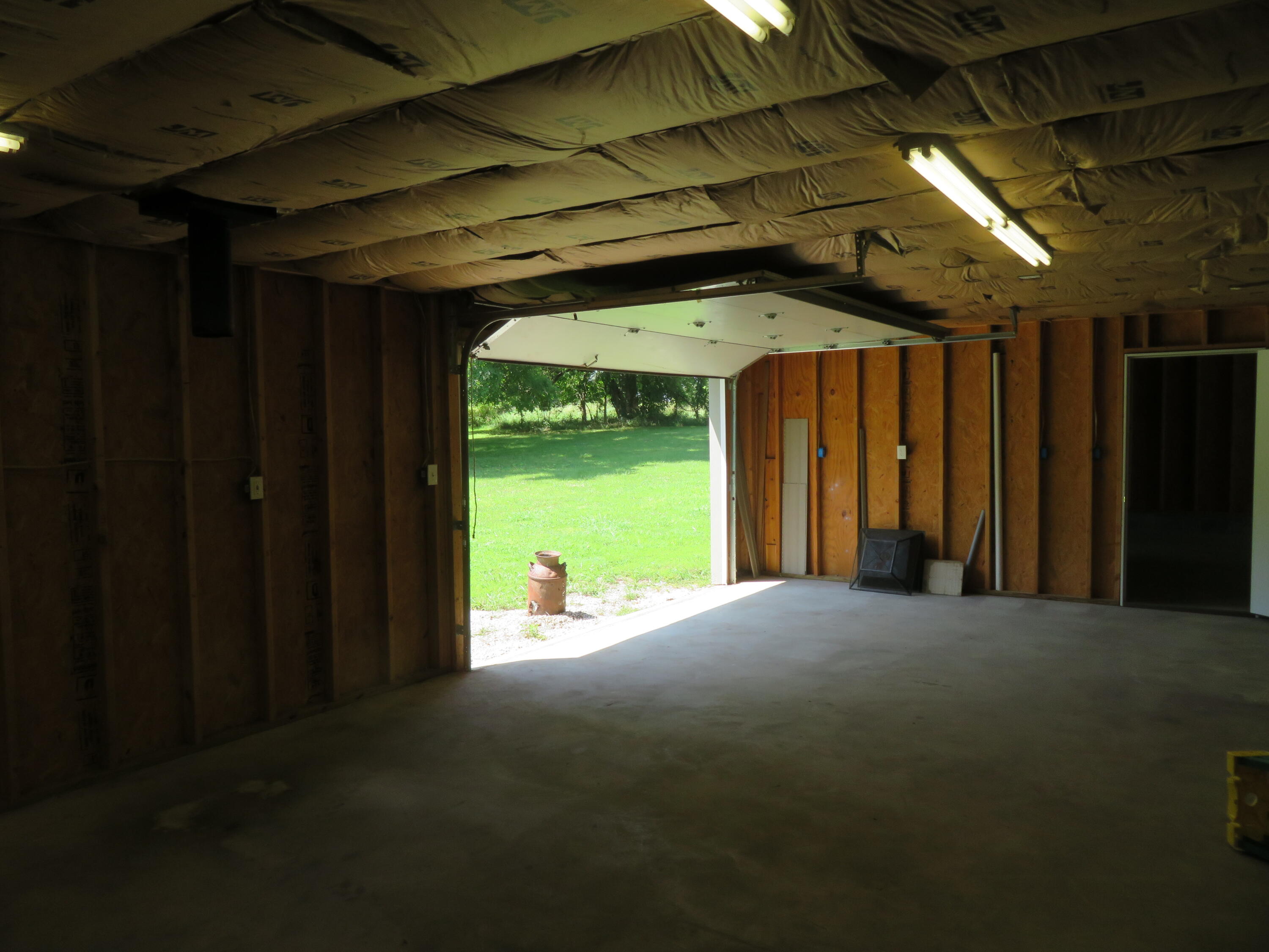 21515 South 215 Highway Property Photo 35