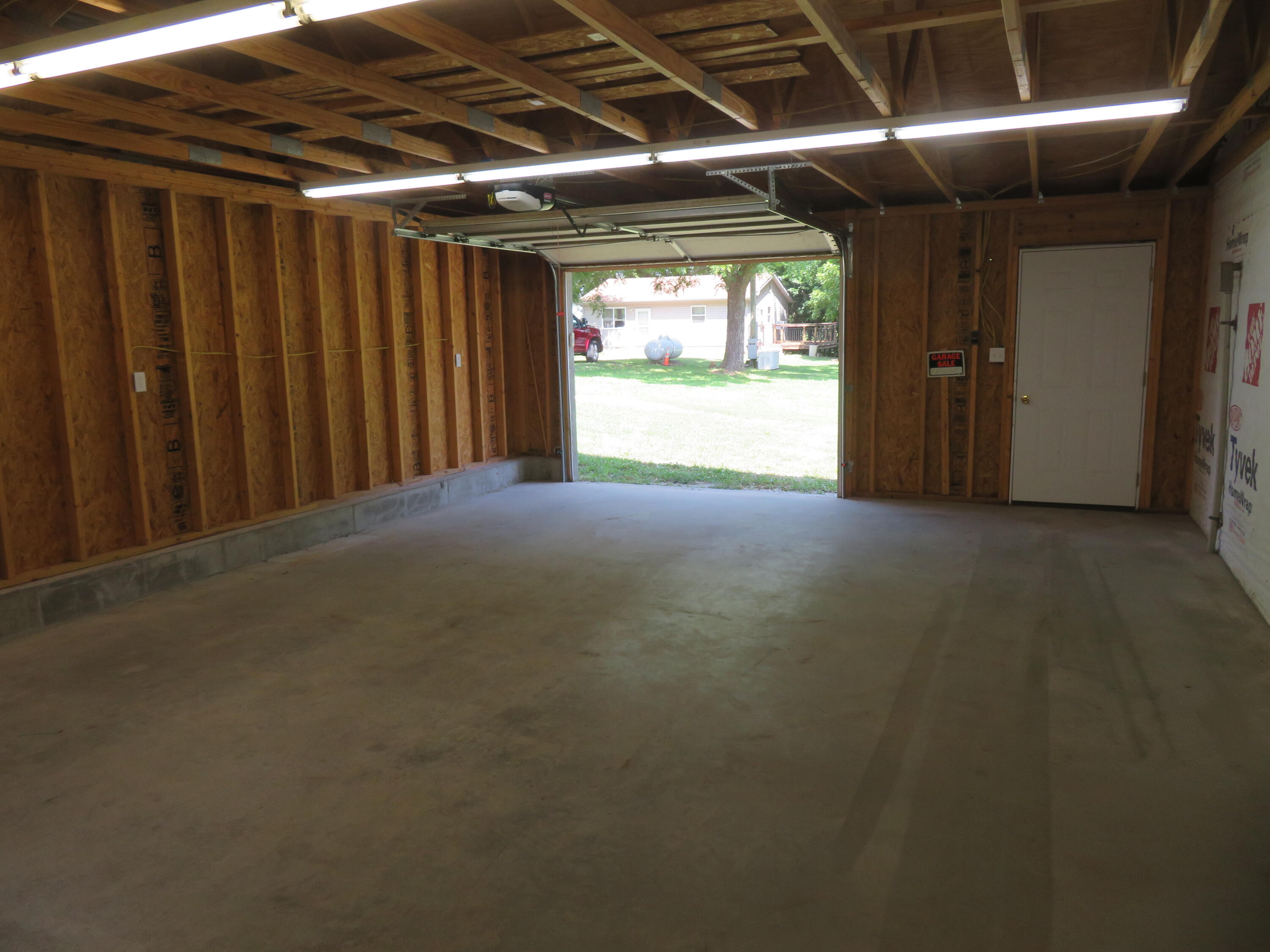 21515 South 215 Highway Property Photo 36