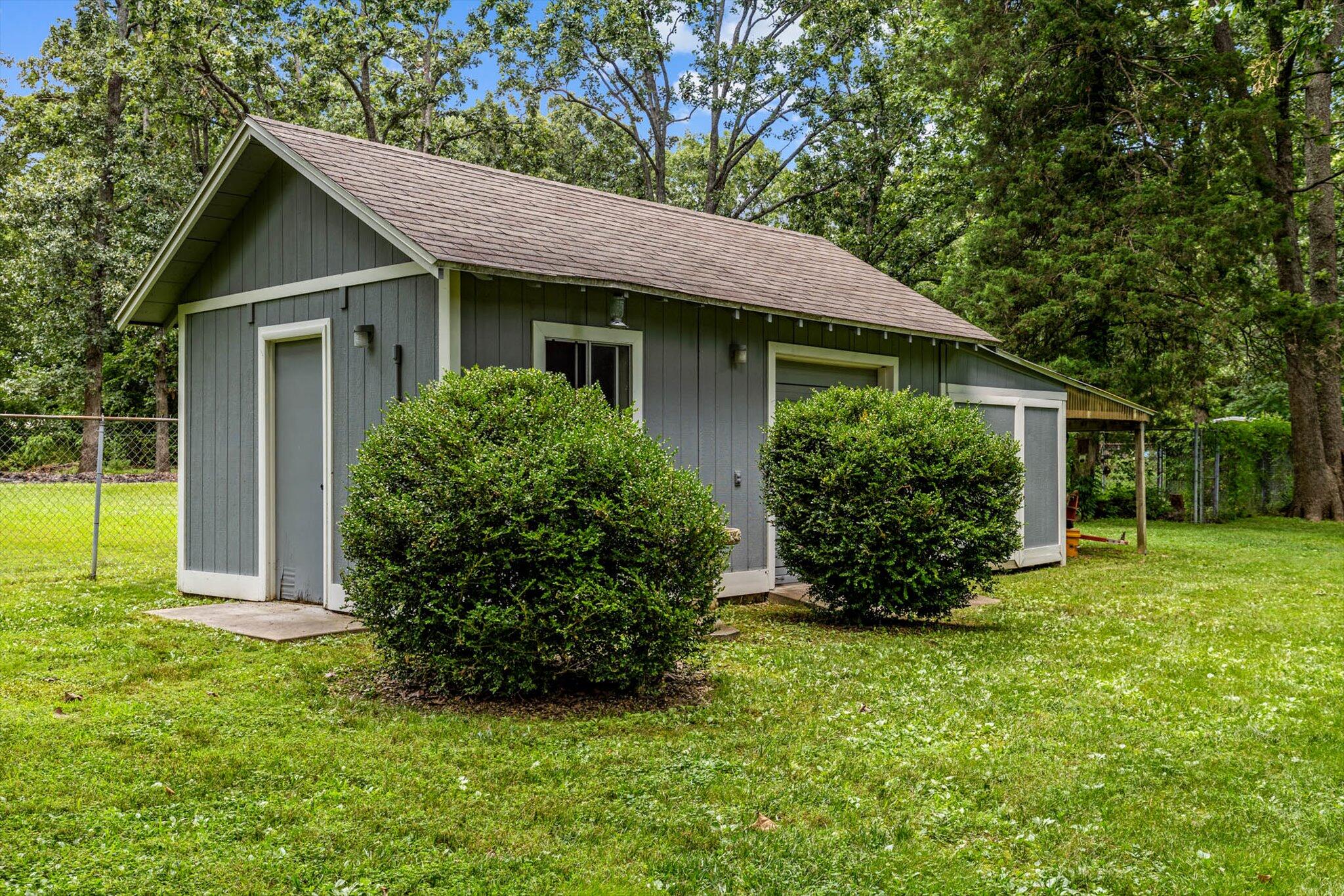 5124 South Farm Road 205 Property Photo 11