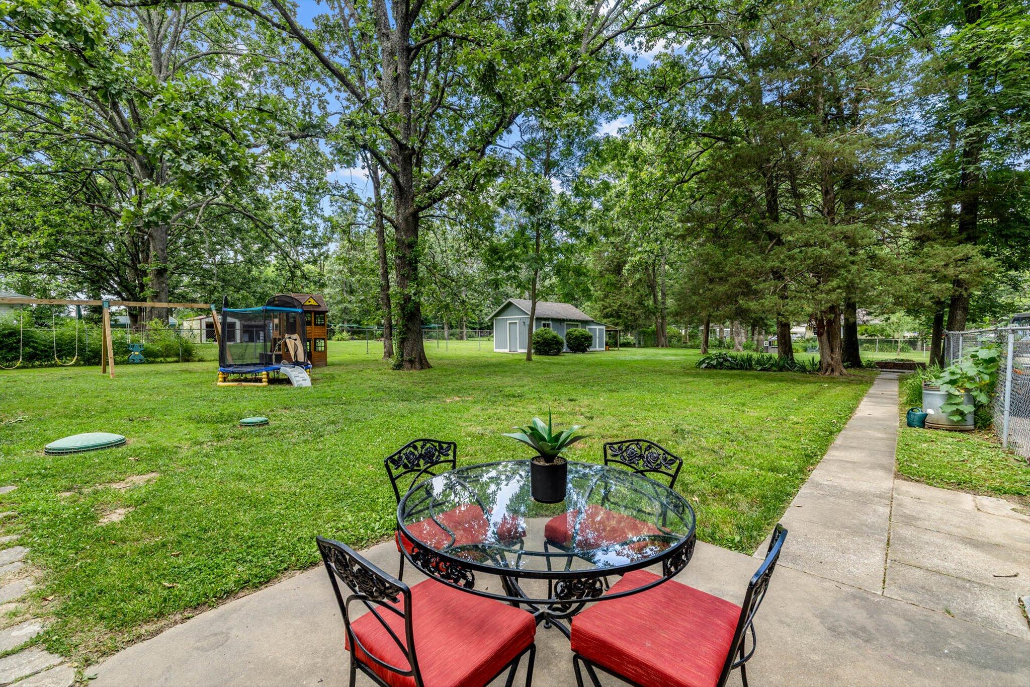 5124 South Farm Road 205 Property Photo 12