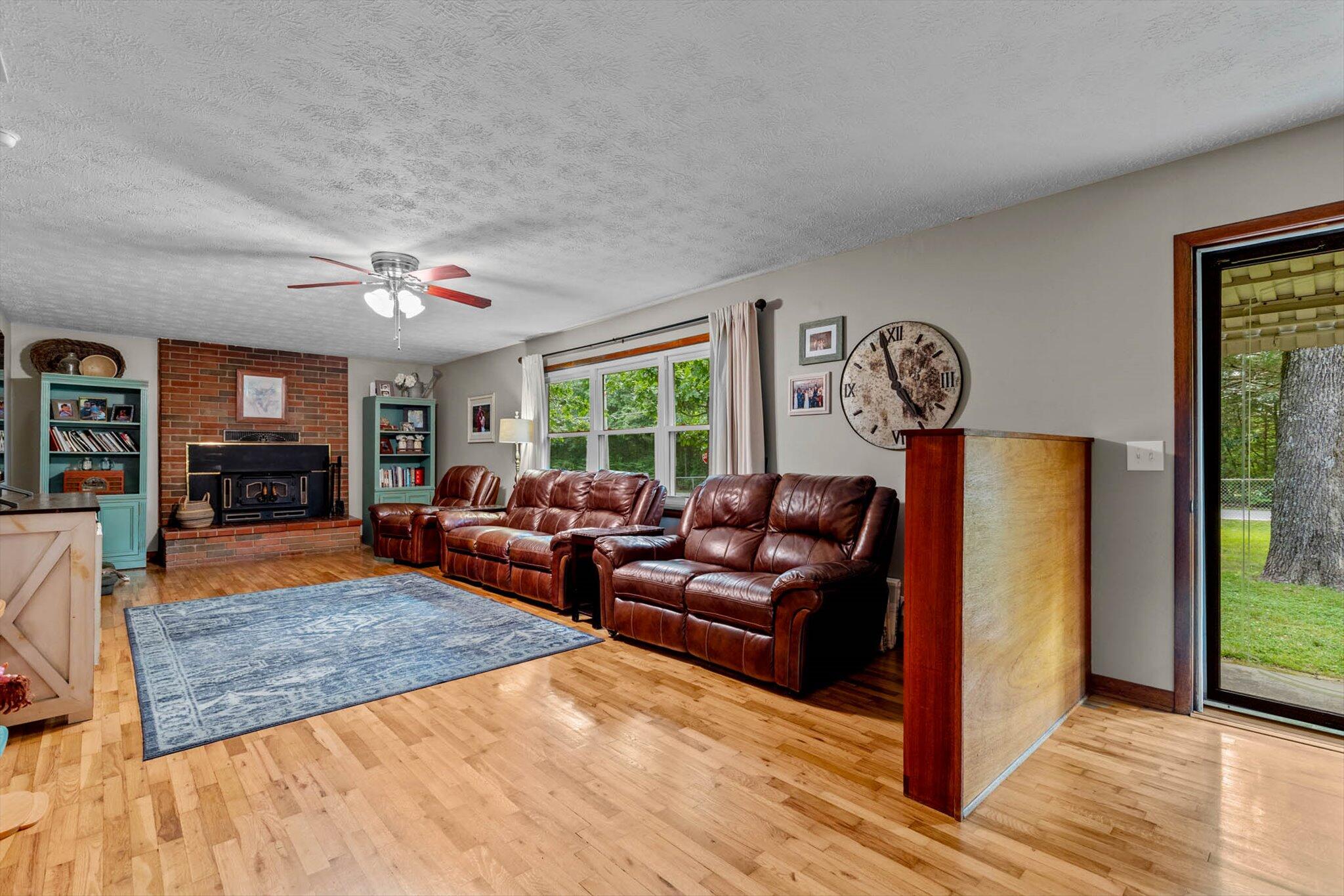 5124 South Farm Road 205 Property Photo 13