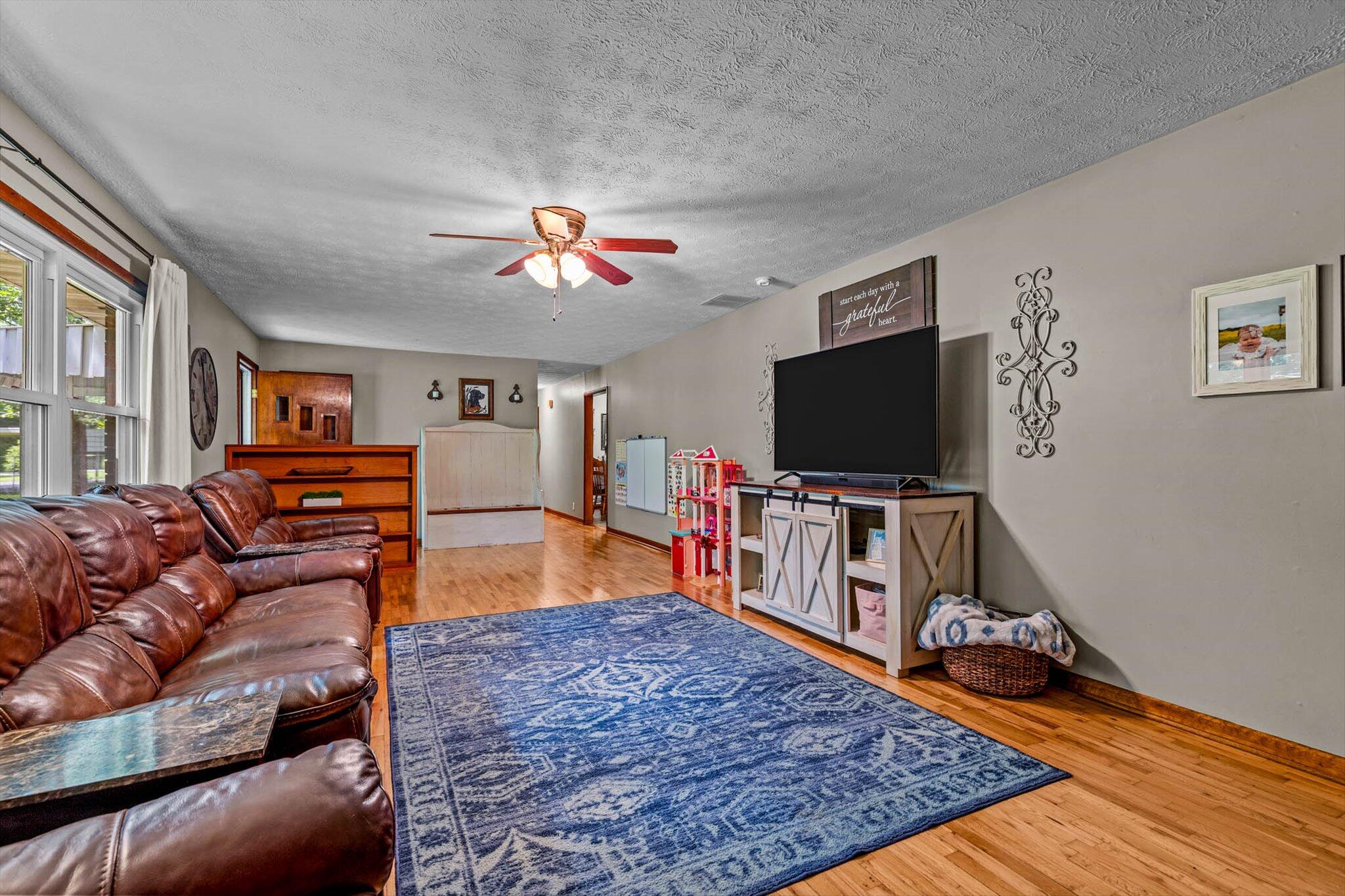 5124 South Farm Road 205 Property Photo 15