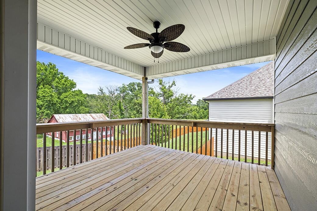 1403 East Hayloft Drive Property Photo 12