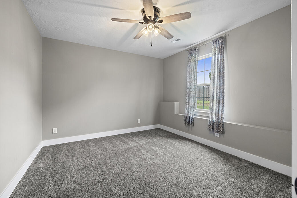 1403 East Hayloft Drive Property Photo 25