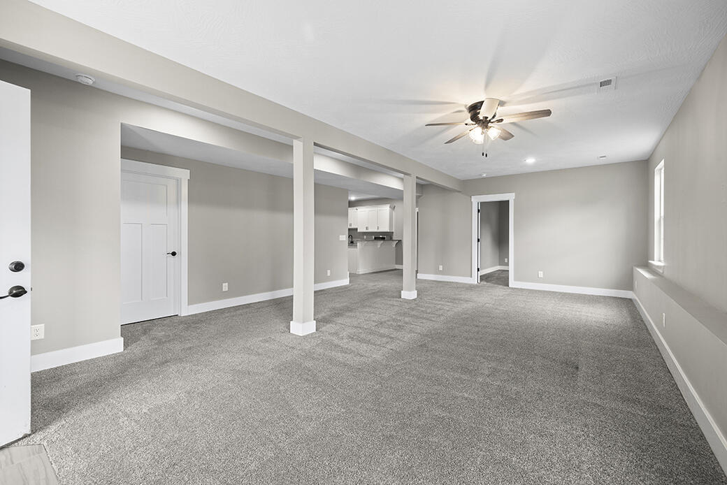1403 East Hayloft Drive Property Photo 28