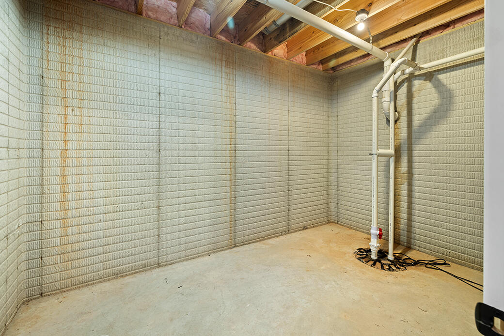 1403 East Hayloft Drive Property Photo 30
