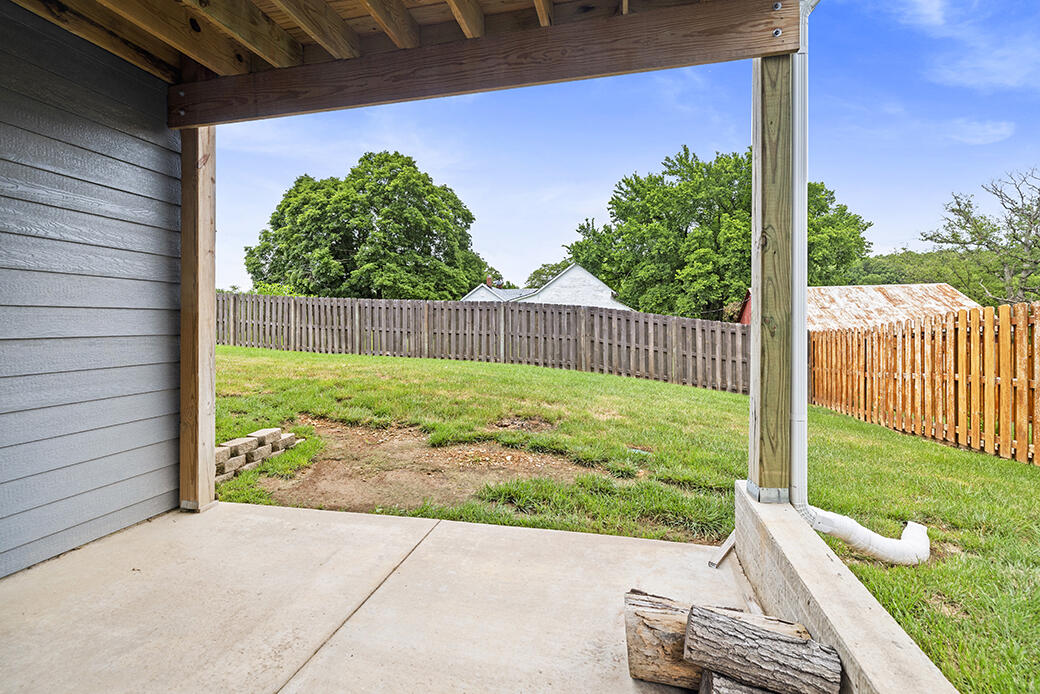 1403 East Hayloft Drive Property Photo 32