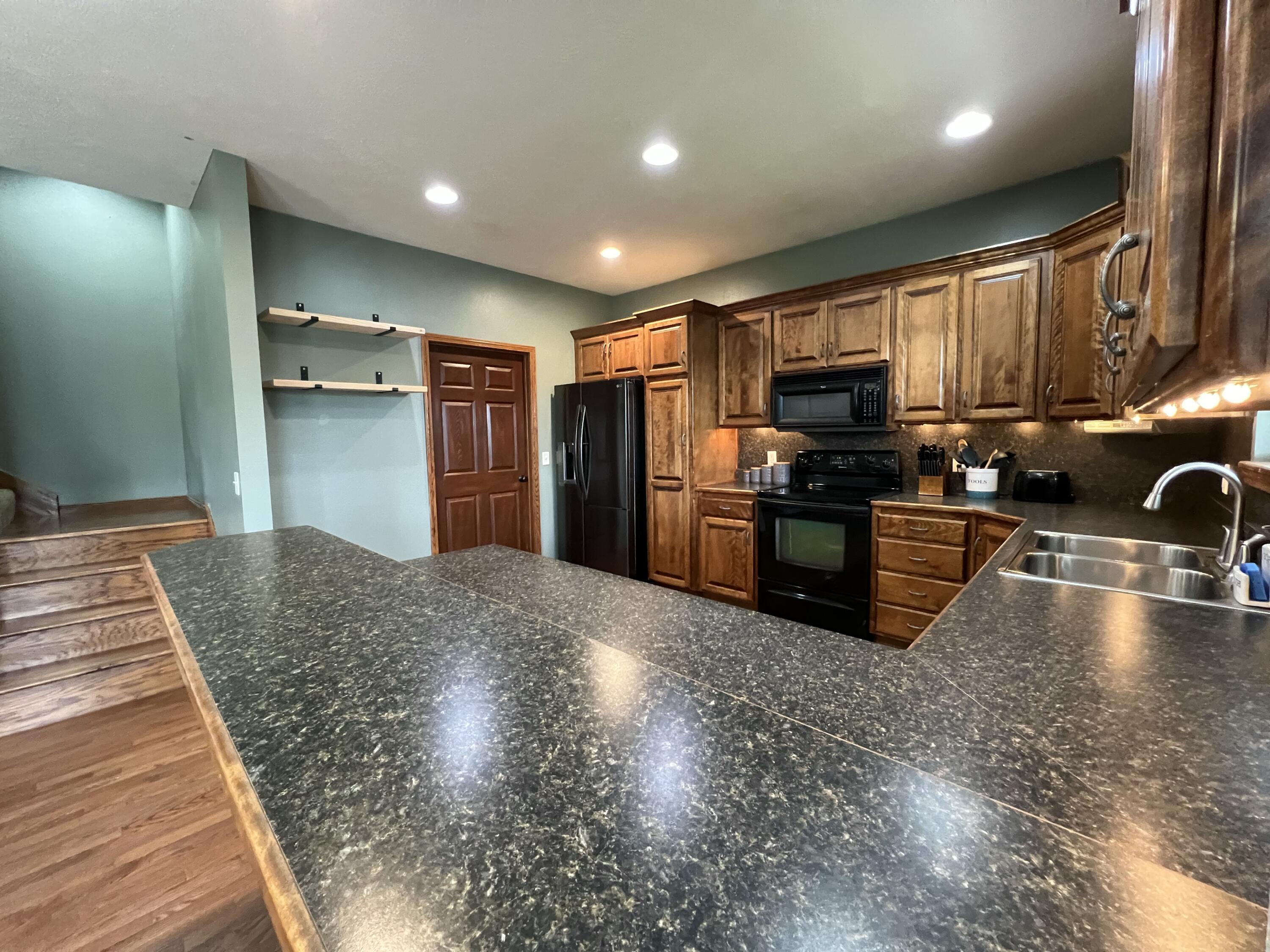1106 East Torrey Pines Drive Property Photo 8