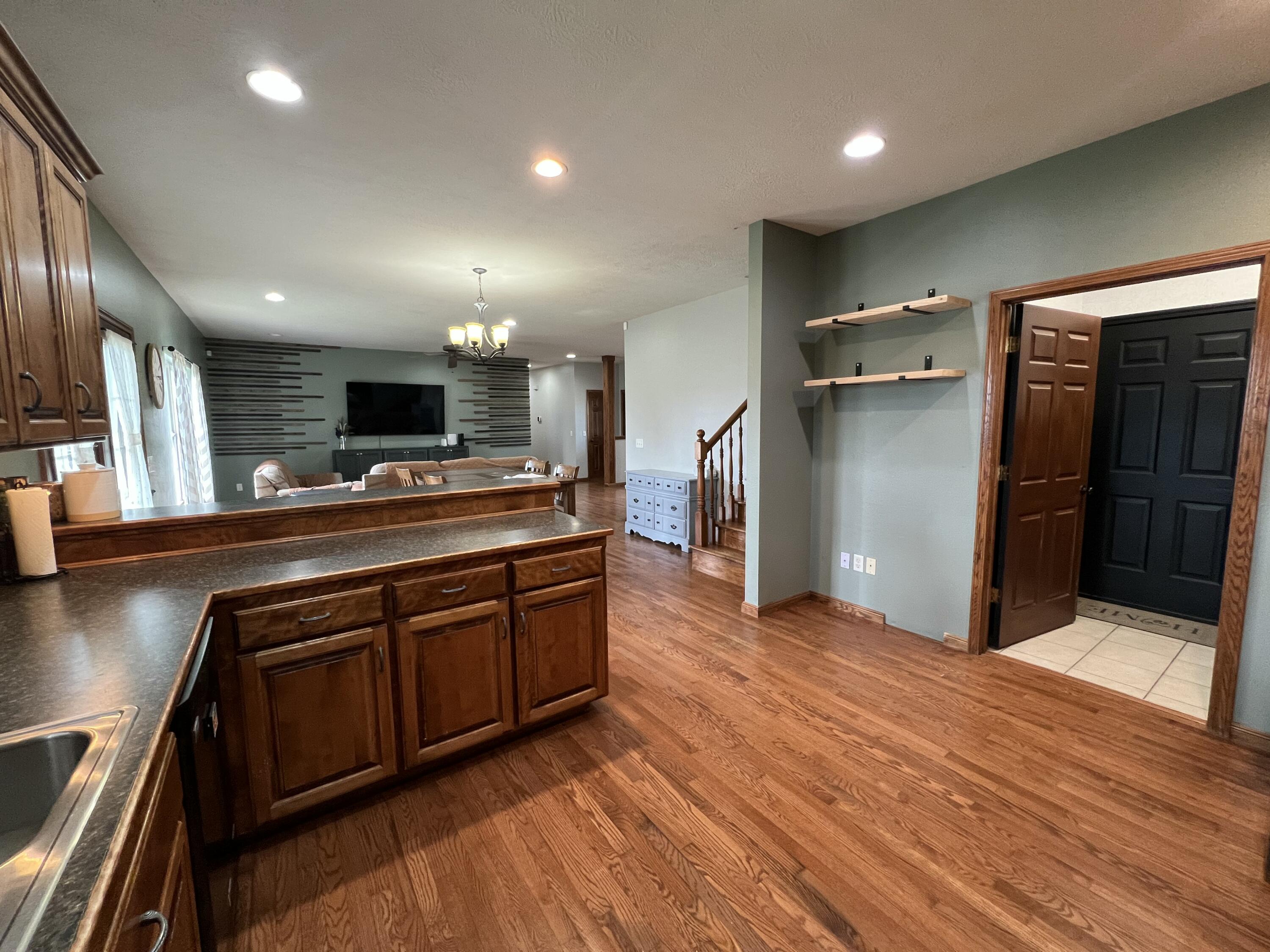 1106 East Torrey Pines Drive Property Photo 13