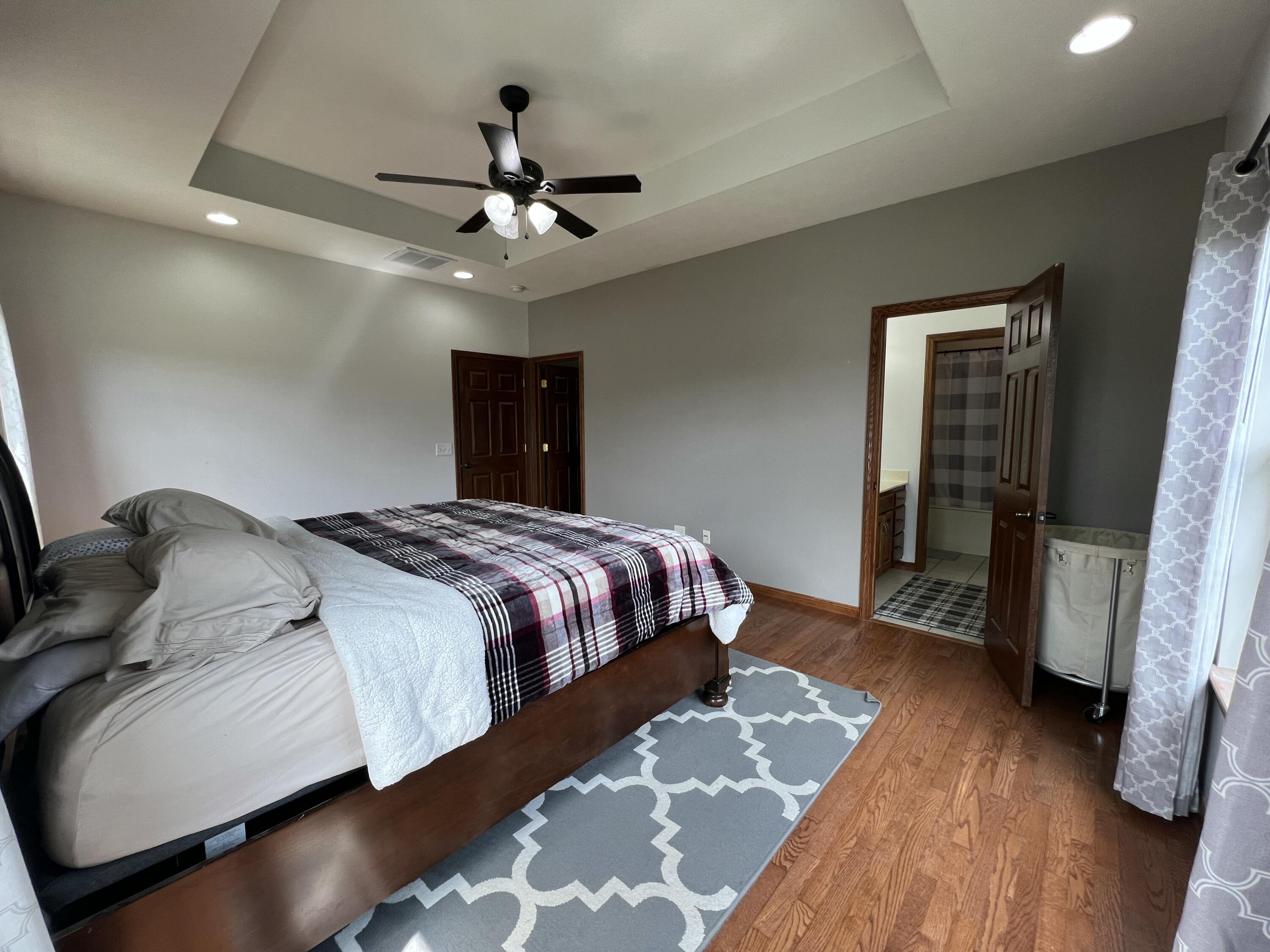 1106 East Torrey Pines Drive Property Photo 24