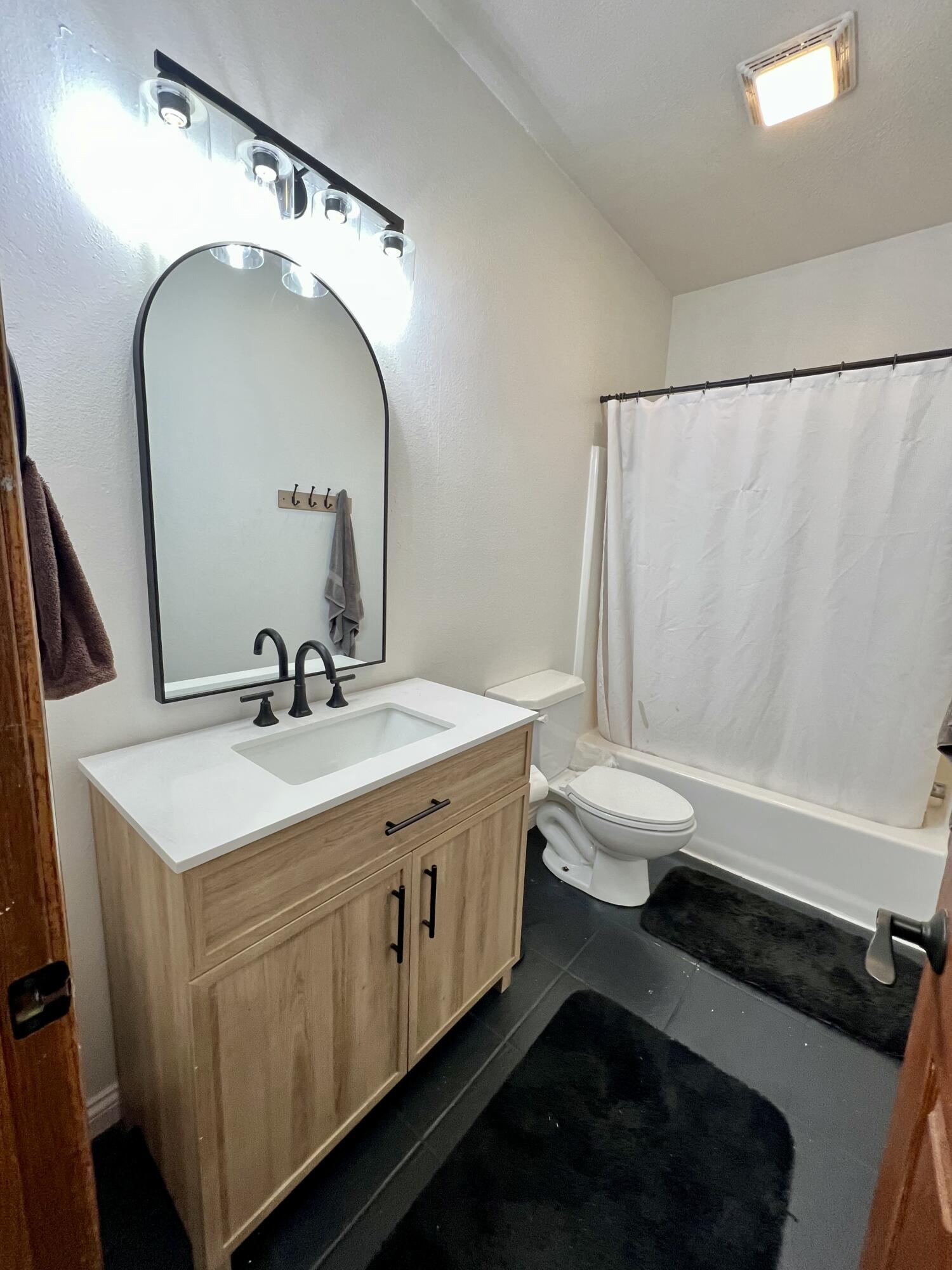 1106 East Torrey Pines Drive Property Photo 28