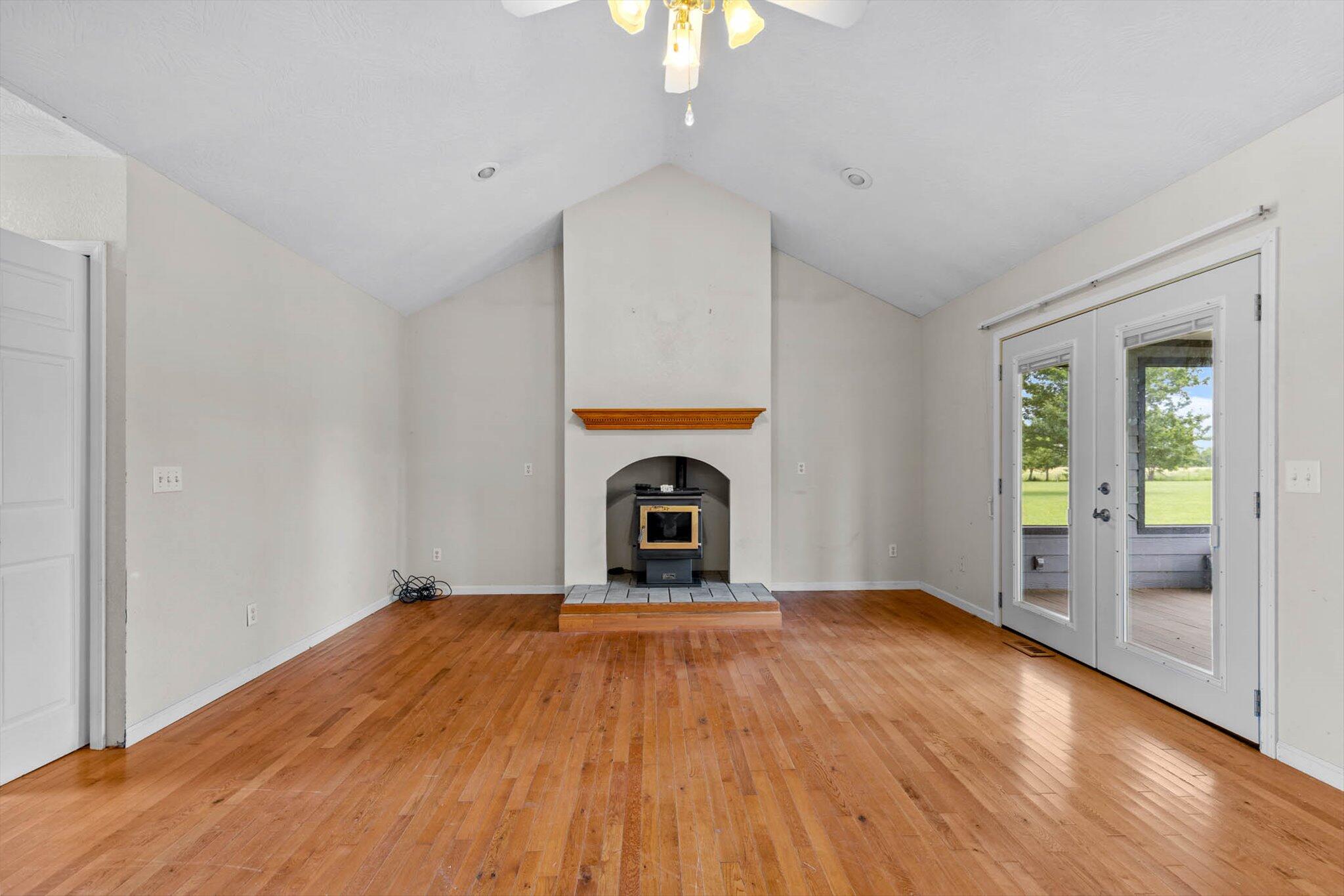 124 Plainview Drive Property Photo 6