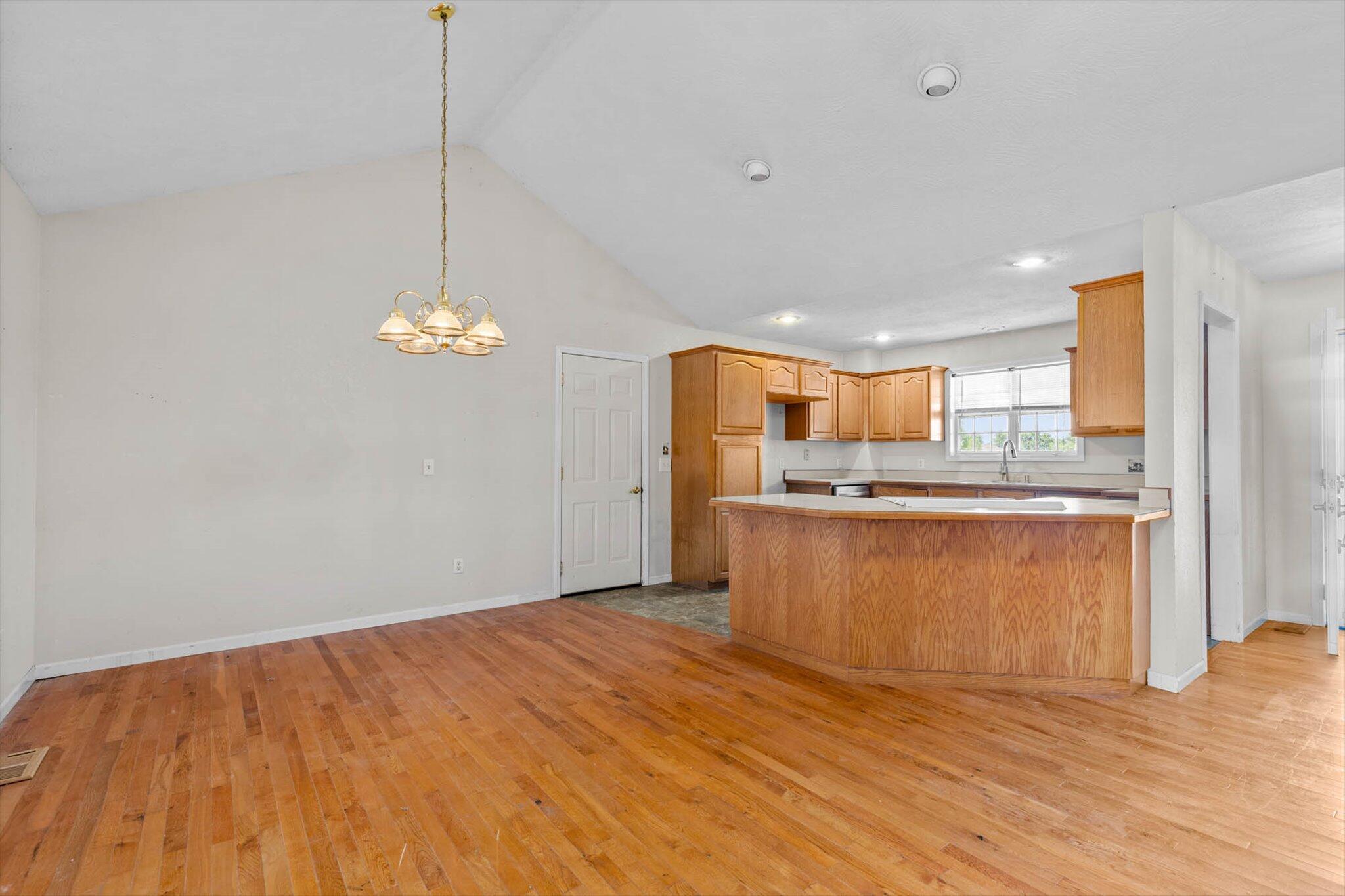 124 Plainview Drive Property Photo 8
