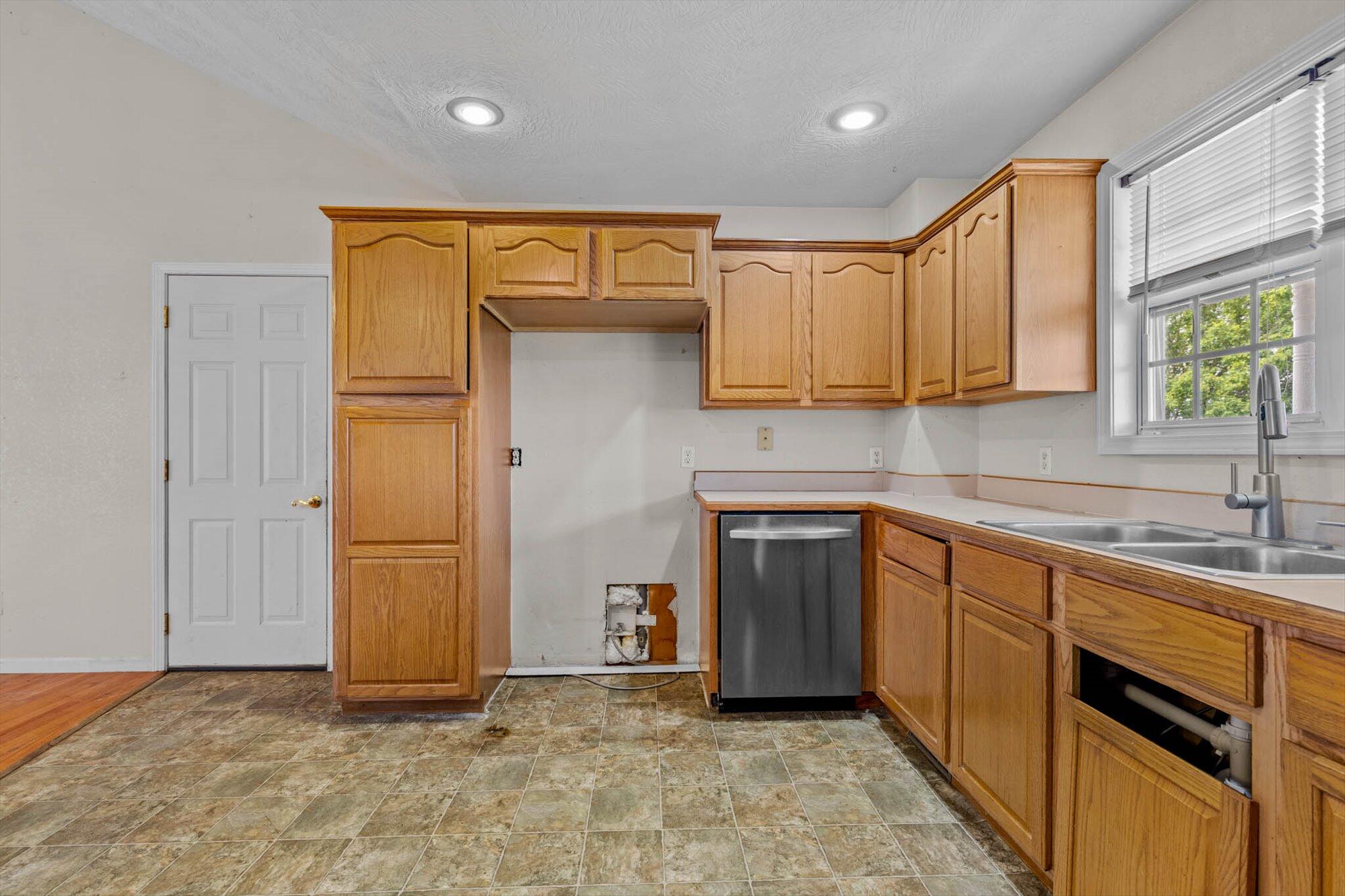 124 Plainview Drive Property Photo 11