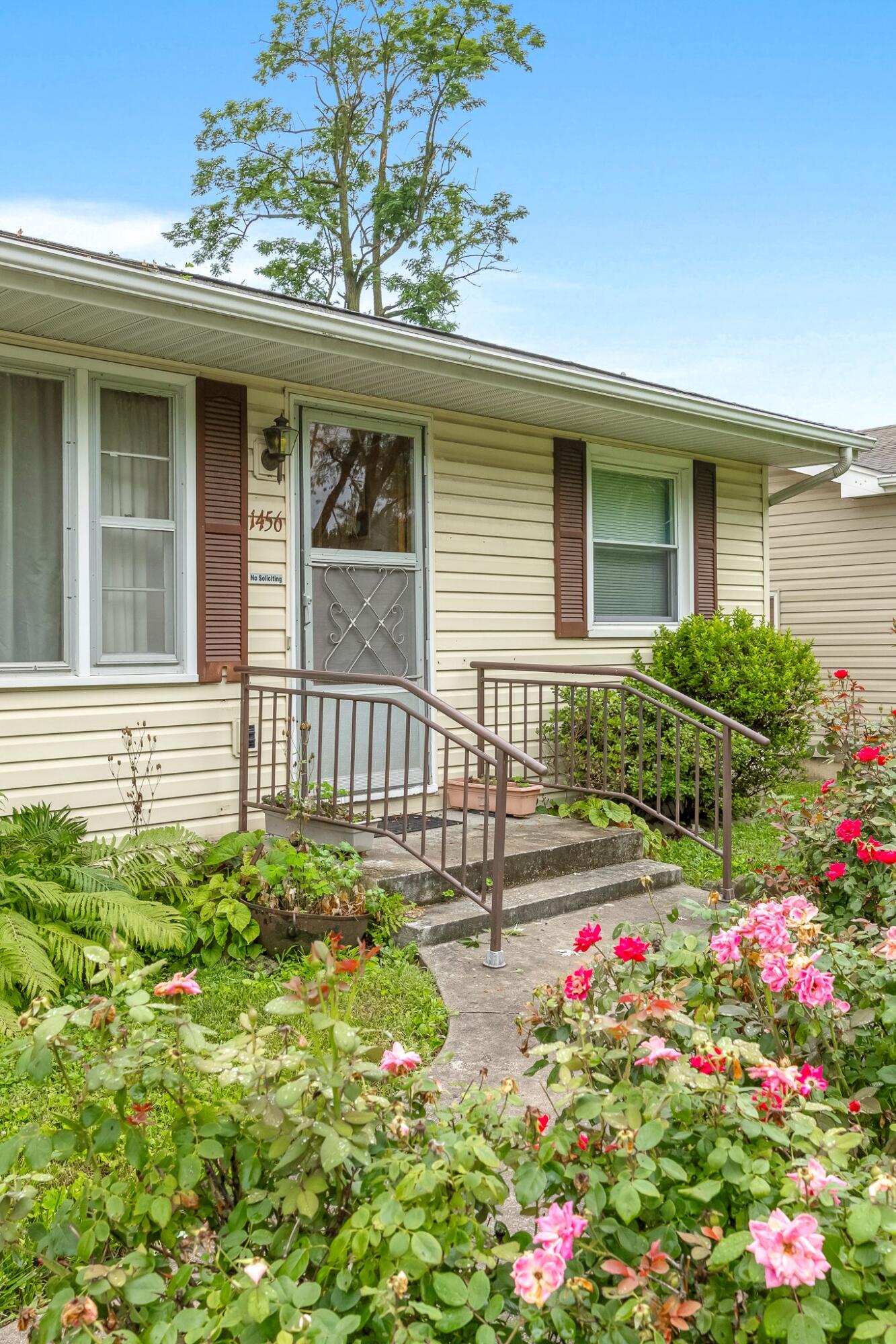 1456 East Lindberg Street Property Photo 4