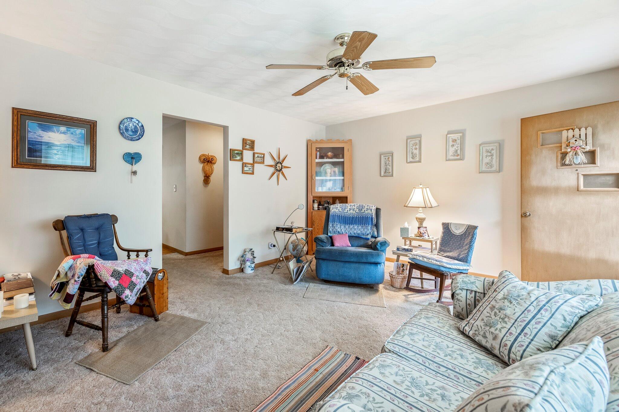 1456 East Lindberg Street Property Photo 6
