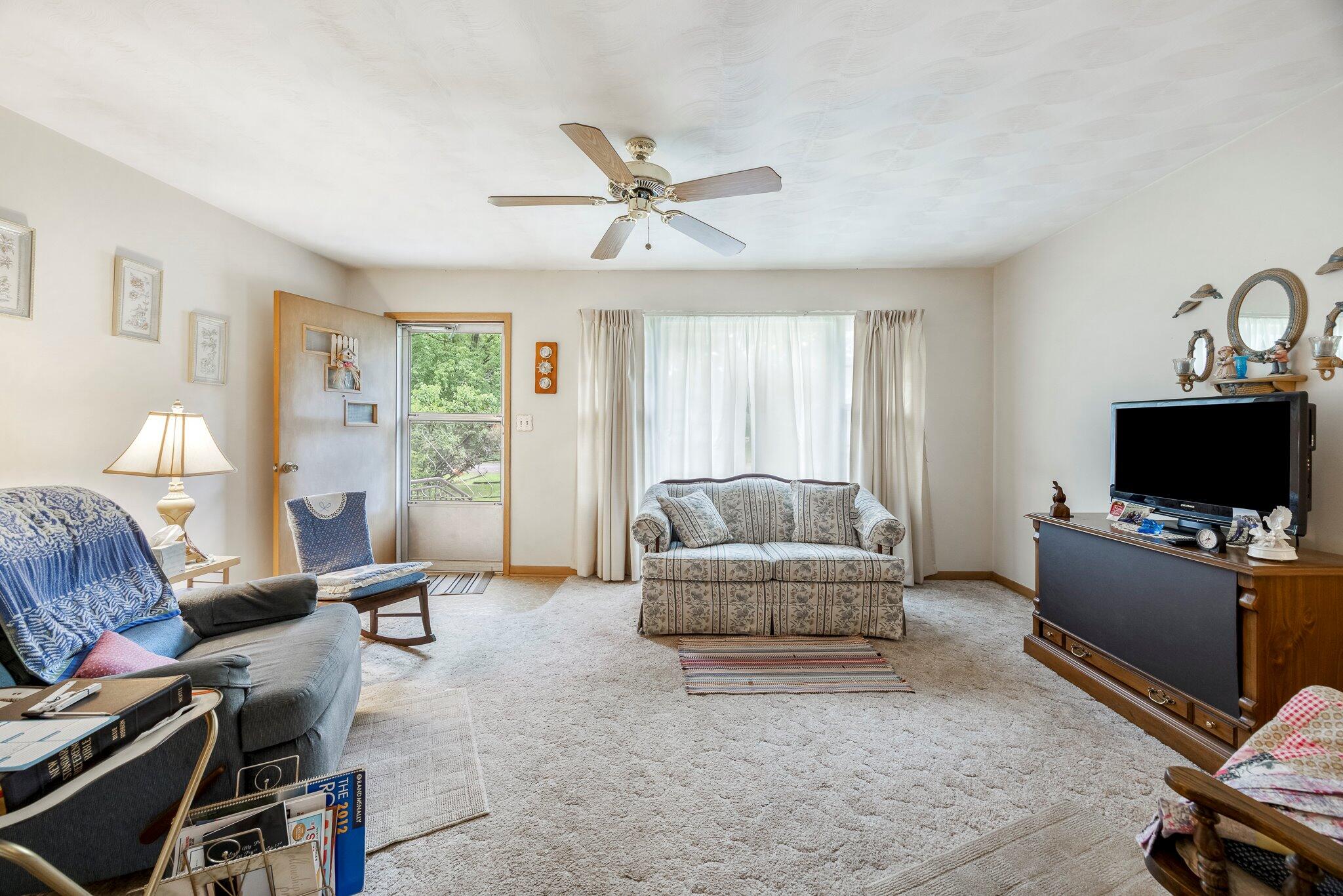1456 East Lindberg Street Property Photo 7