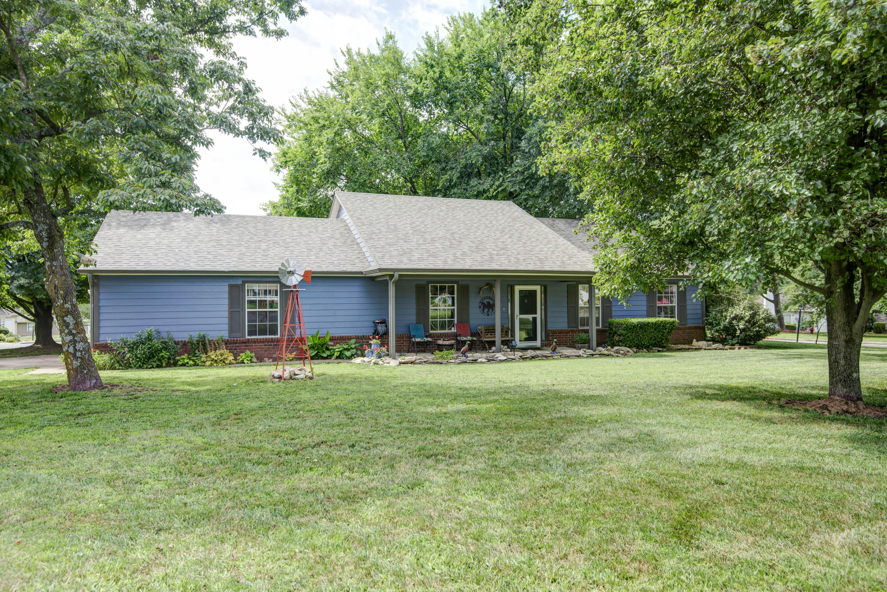 162 Lancashire Drive Property Photo 38