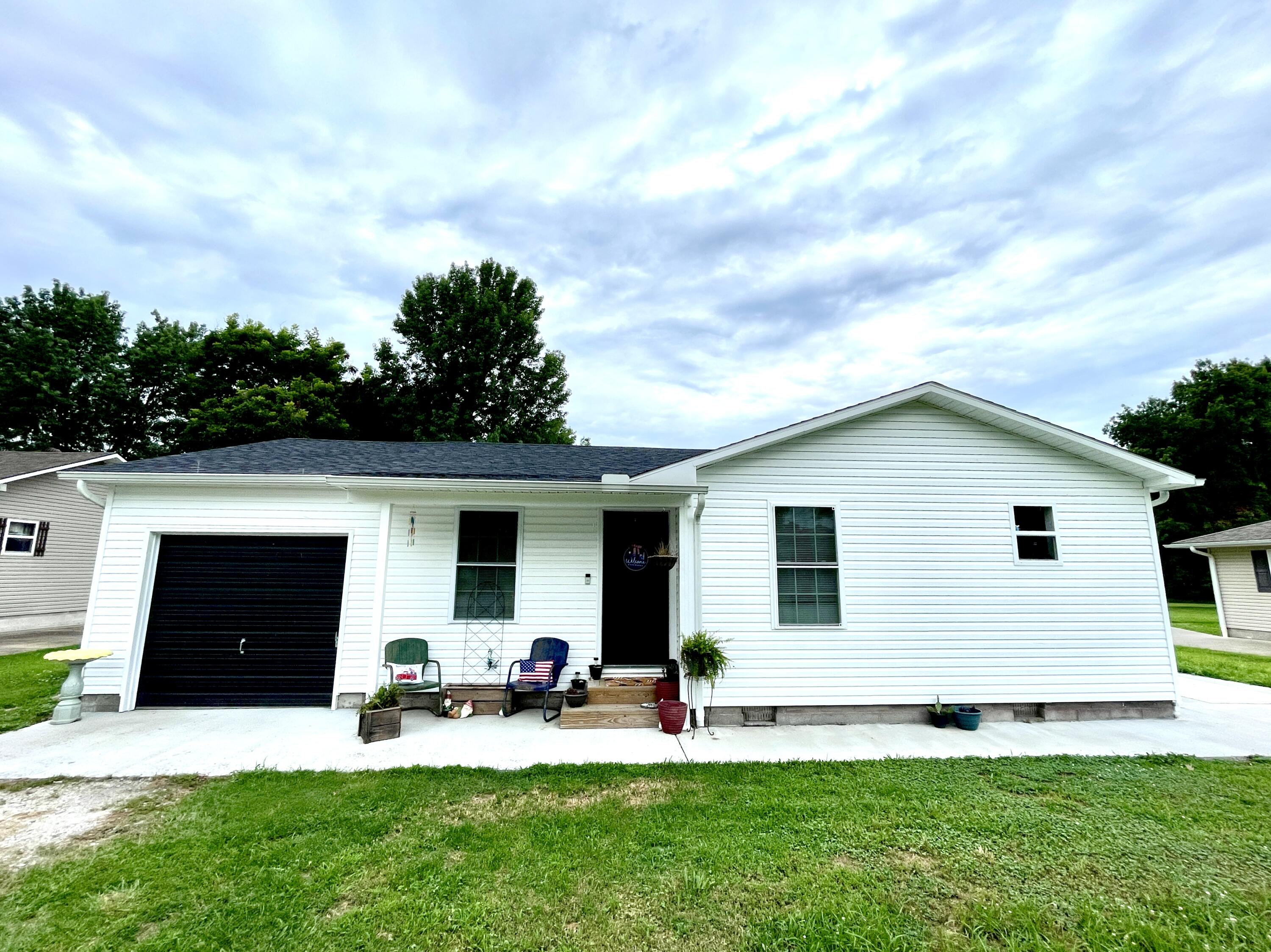 301 Mayo Street Property Photo 1