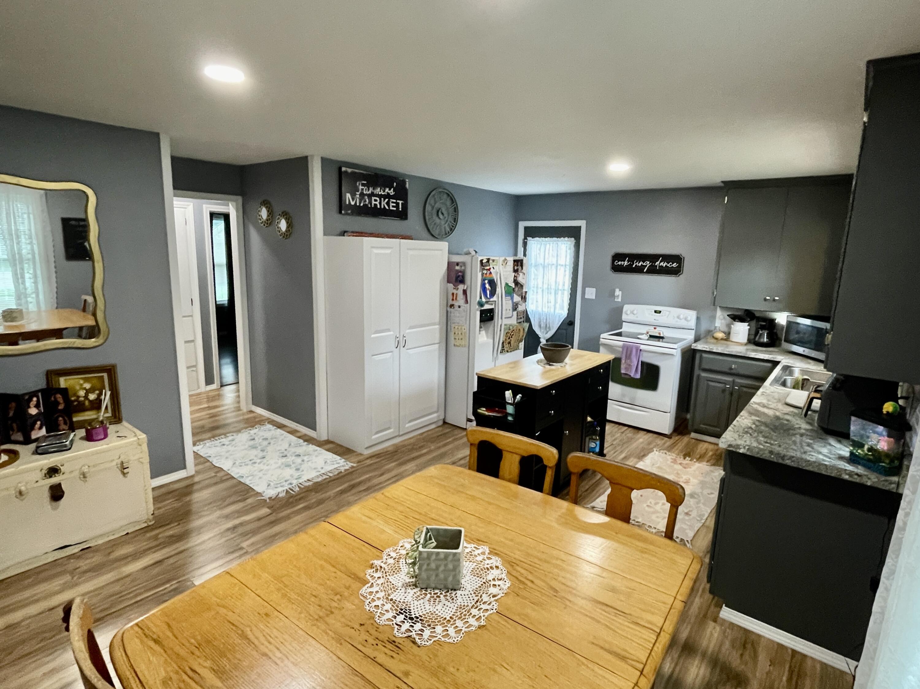 301 Mayo Street Property Photo 11