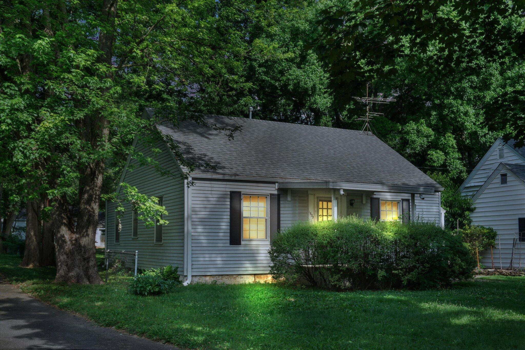 1633 South Jefferson Avenue Property Photo 1