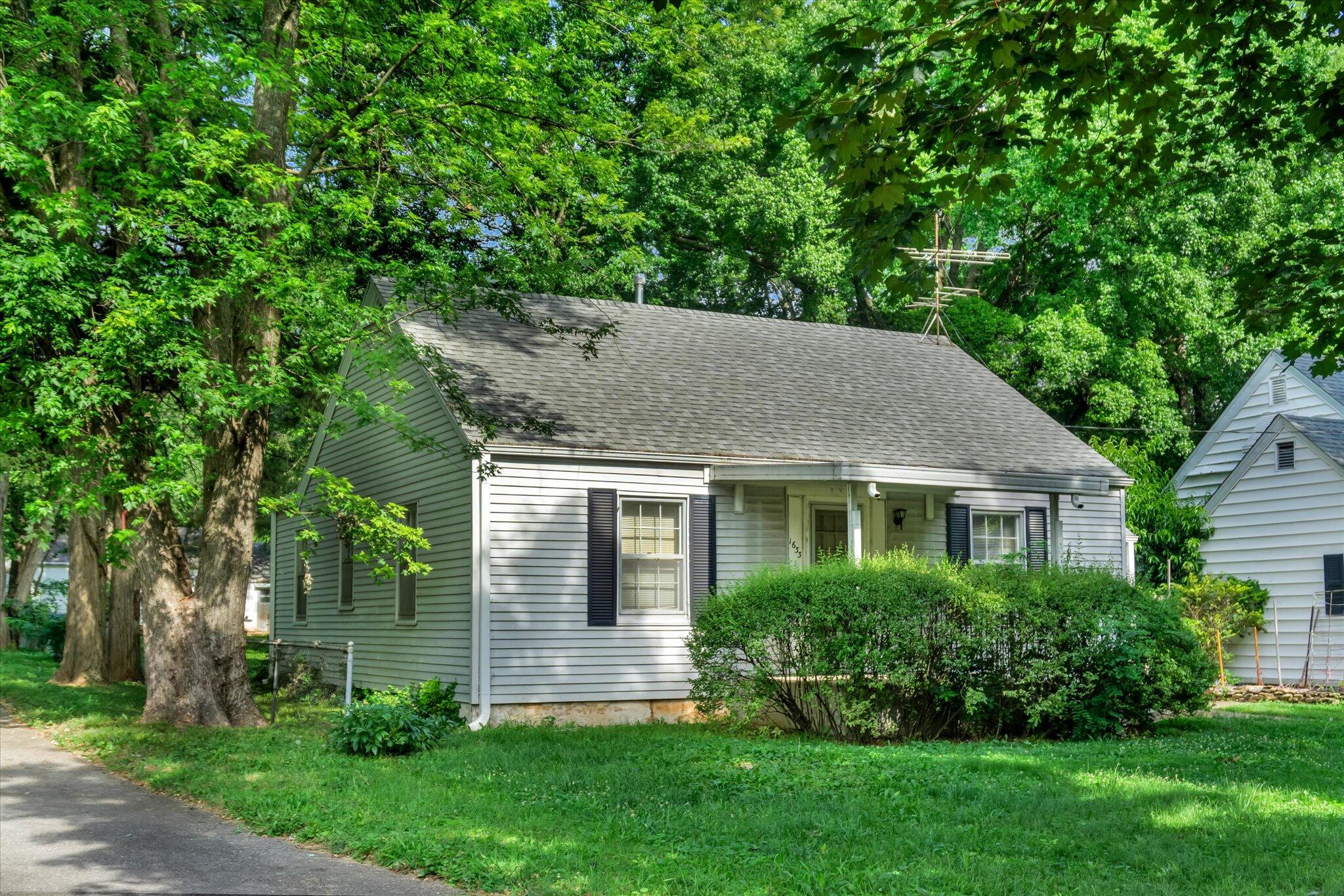 1633 South Jefferson Avenue Property Photo 5