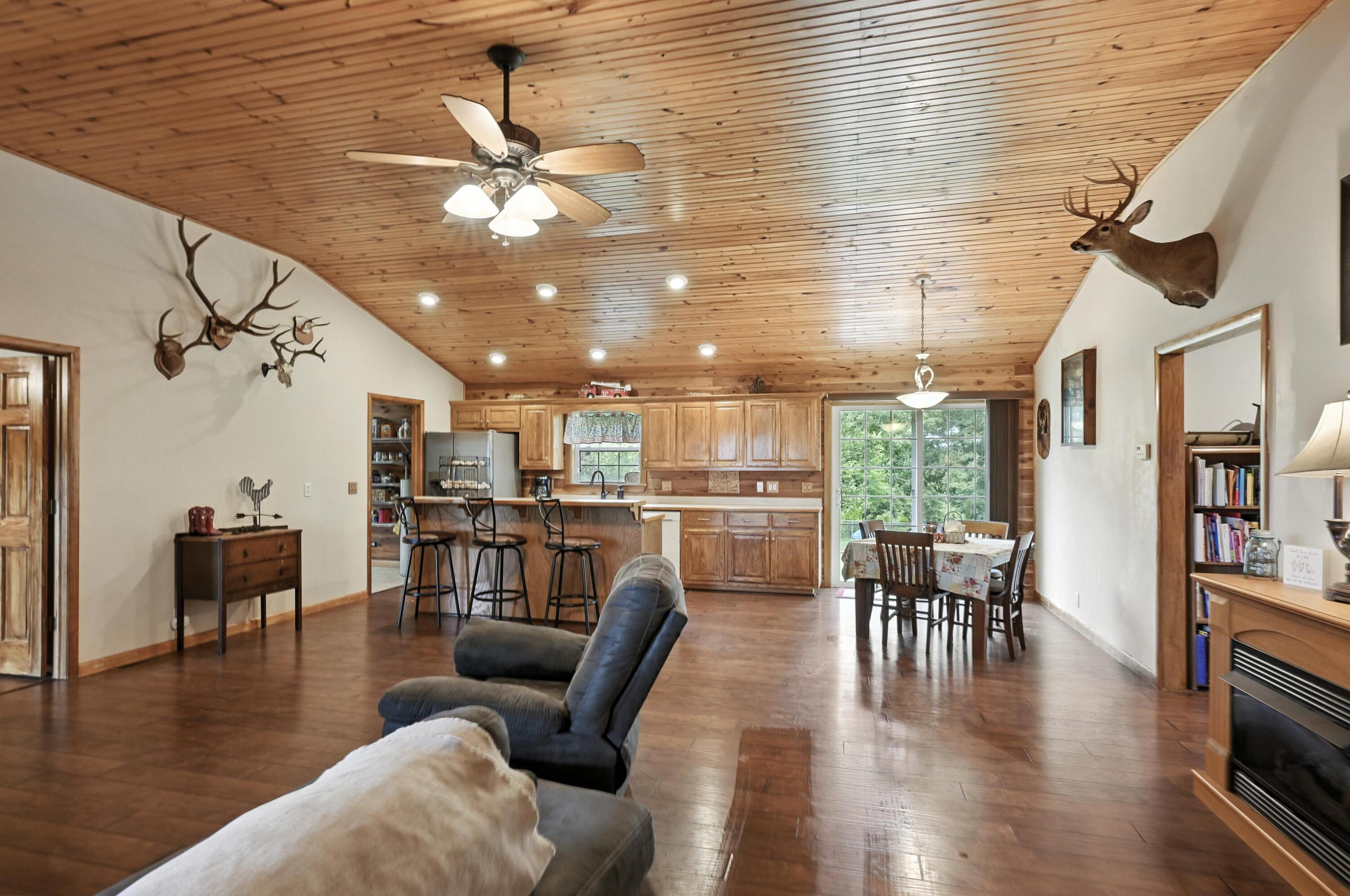 2108 Carnell Road Property Photo 5