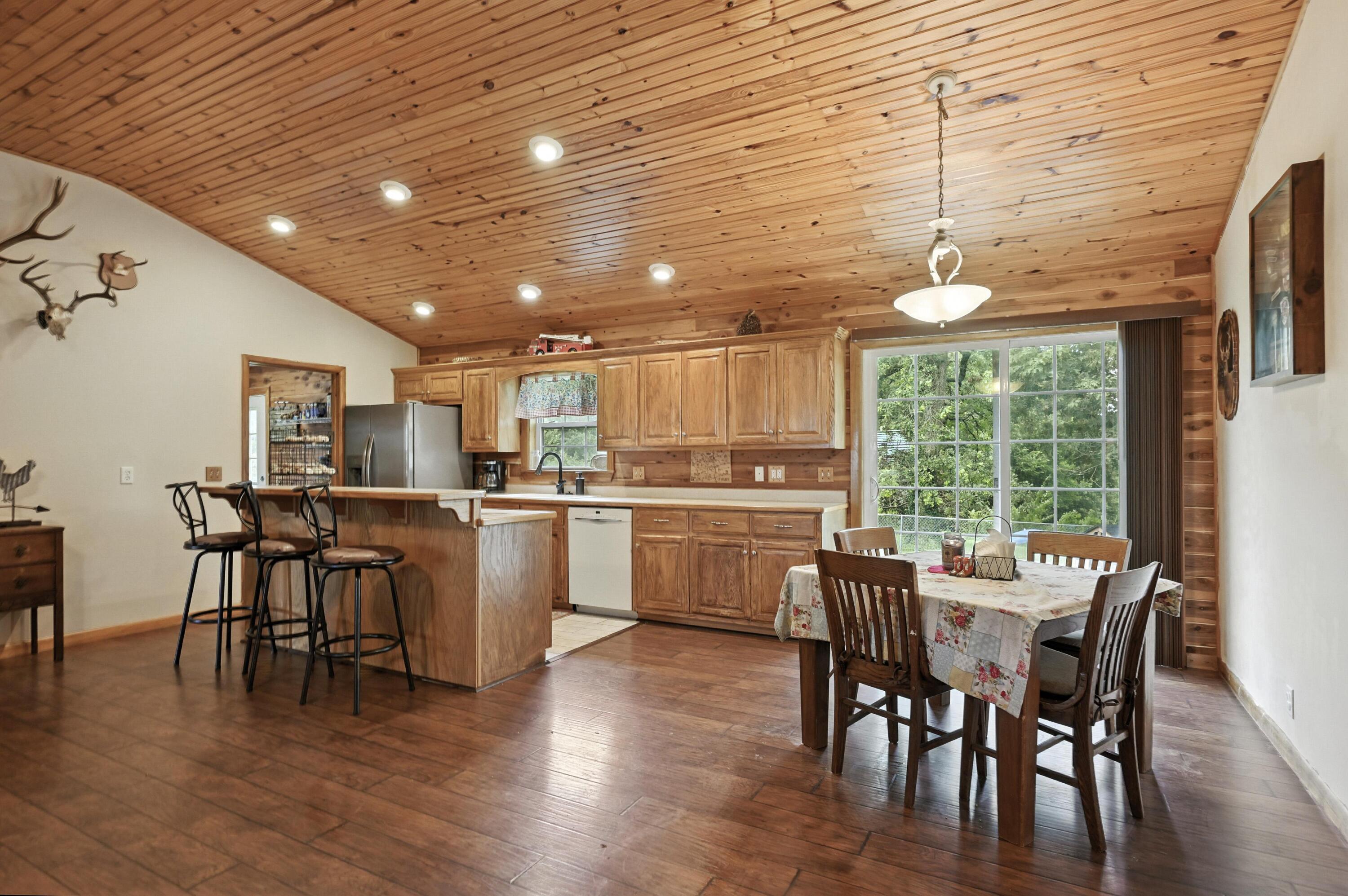 2108 Carnell Road Property Photo 6