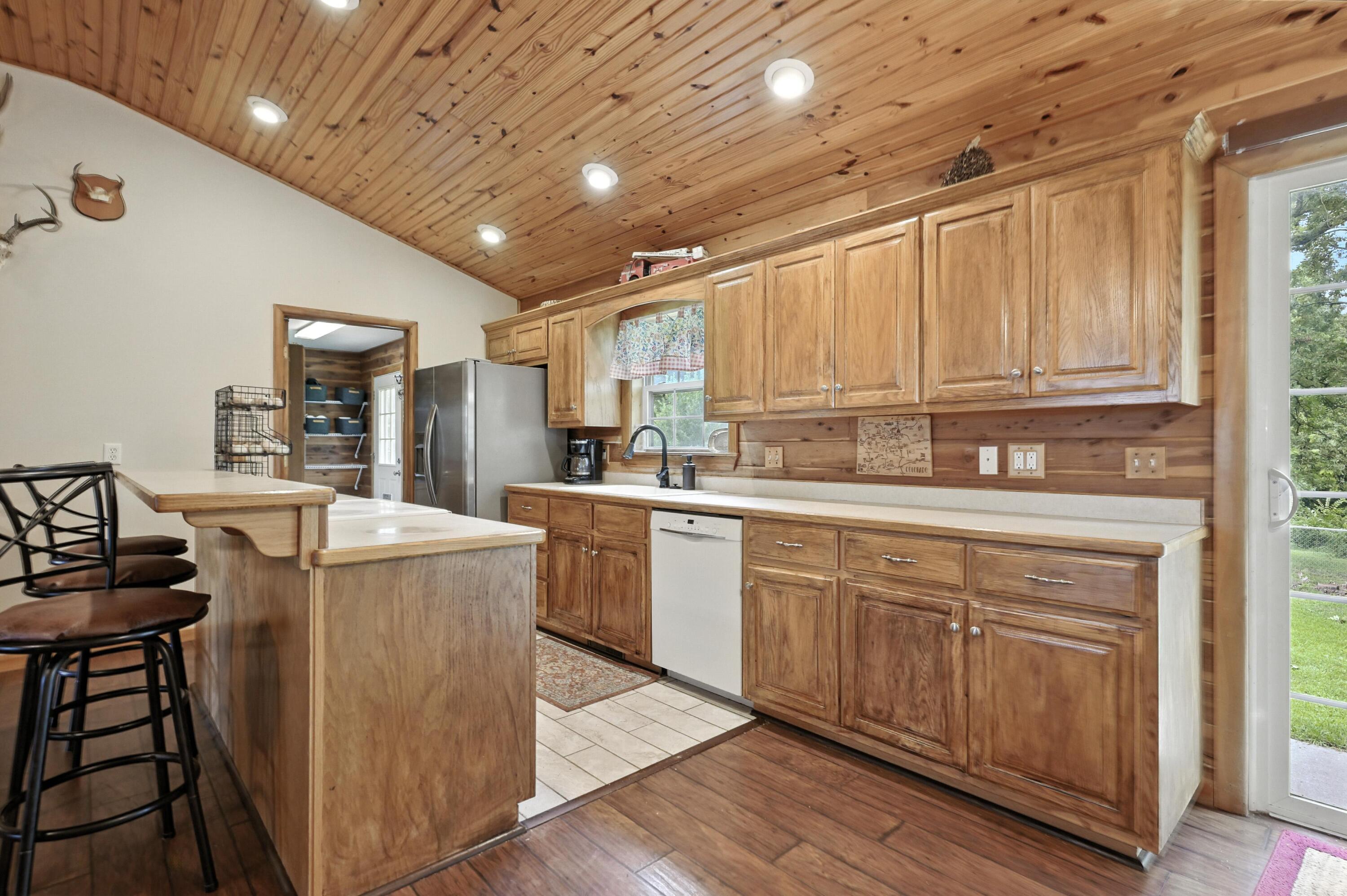 2108 Carnell Road Property Photo 9