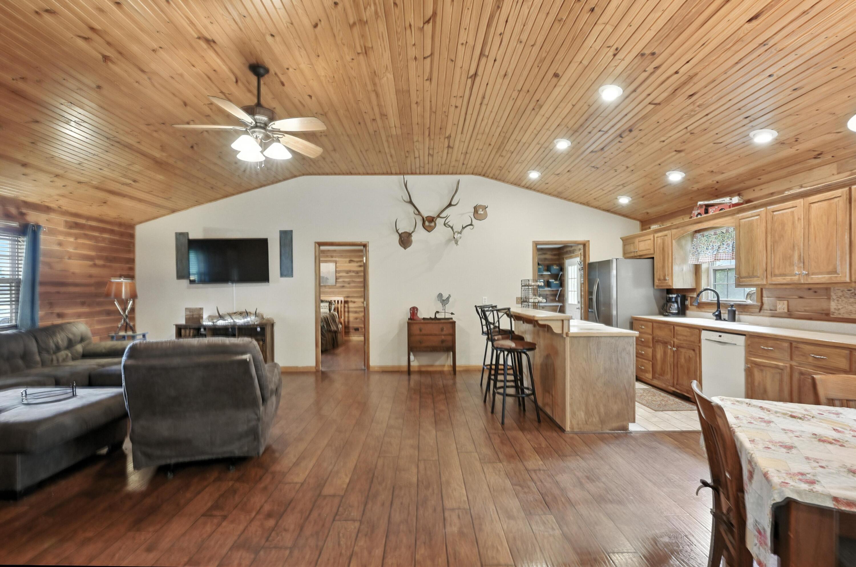 2108 Carnell Road Property Photo 13