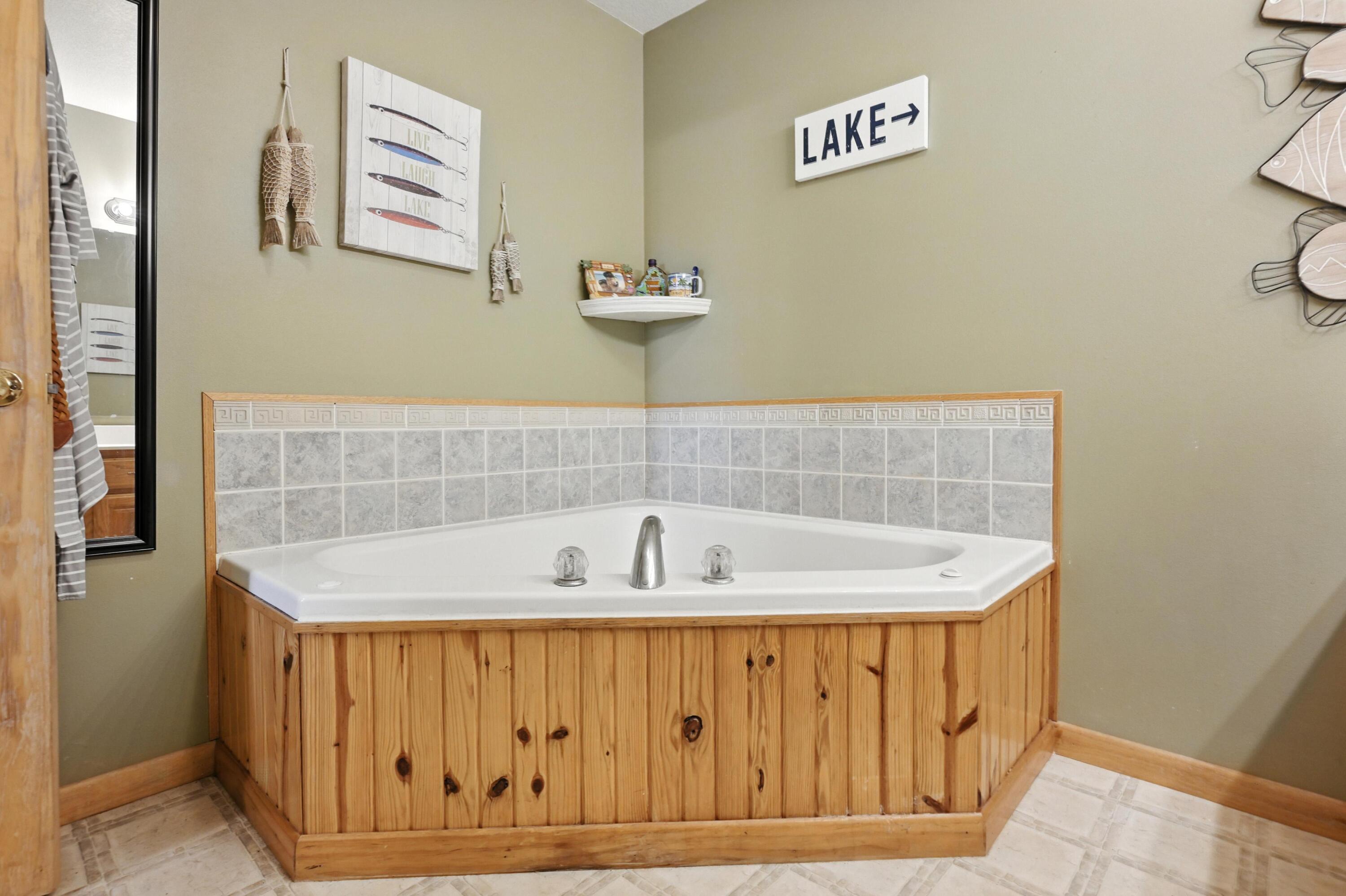 2108 Carnell Road Property Photo 20