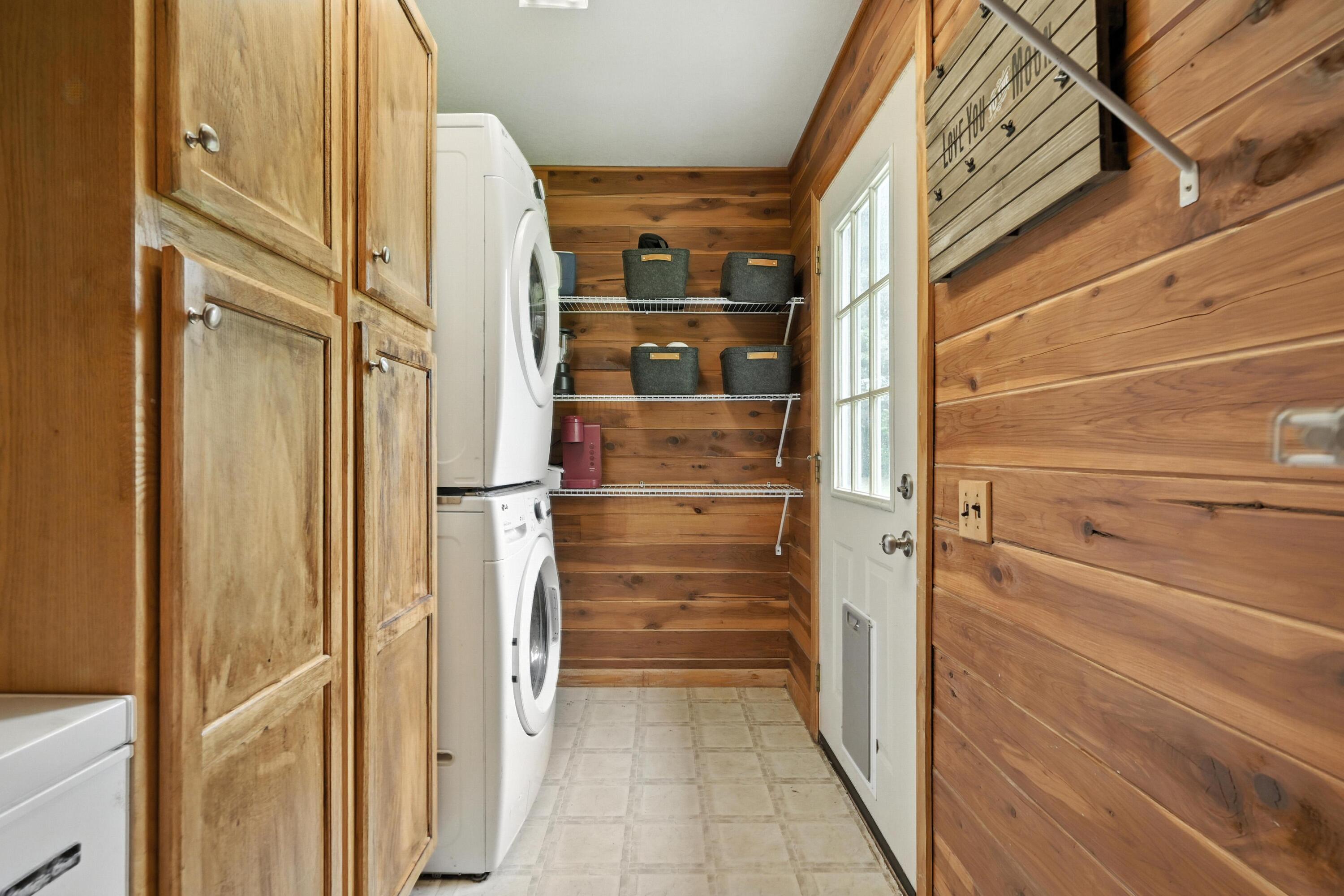 2108 Carnell Road Property Photo 23