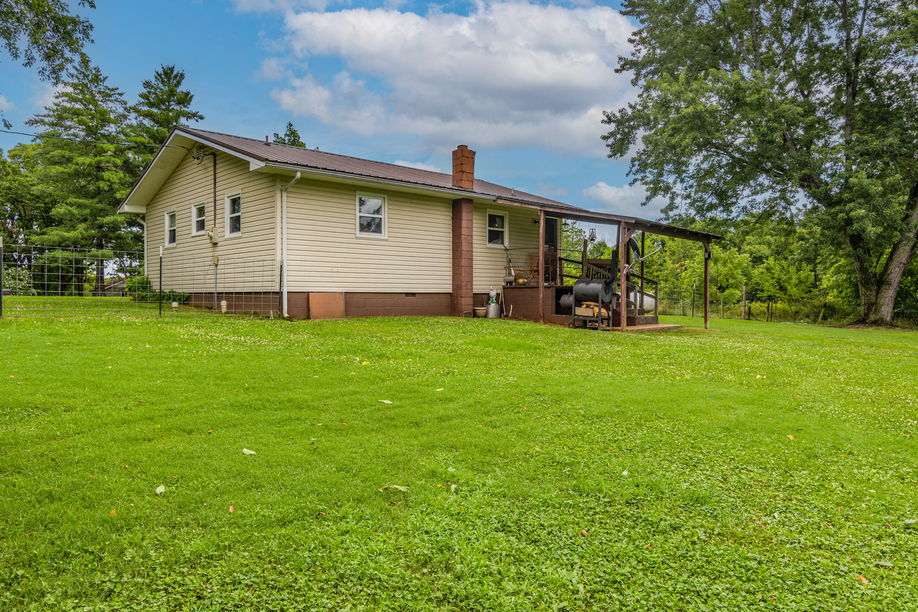 190 Walker Road Property Photo 4