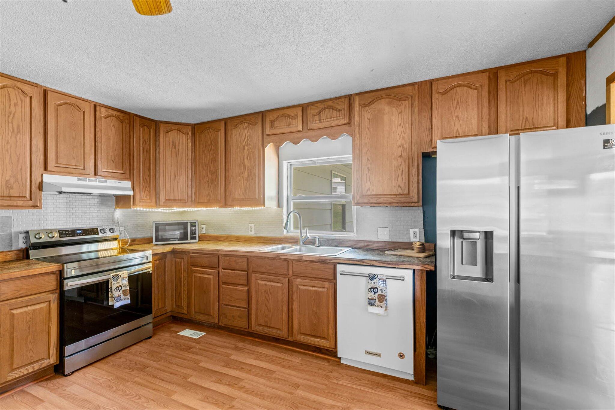 1265 Royal Road Property Photo 6