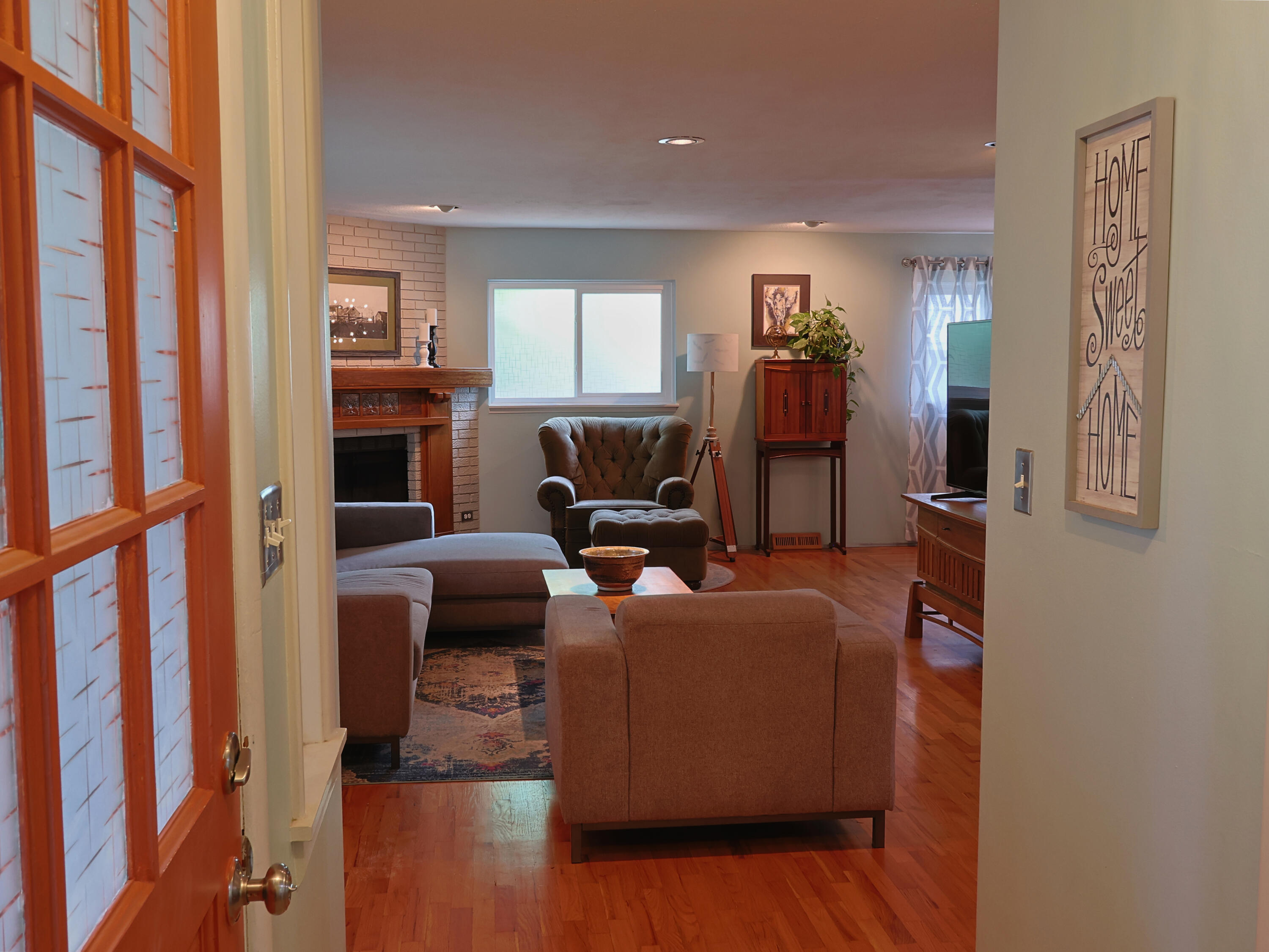 848 South Kickapoo Avenue Property Photo 3