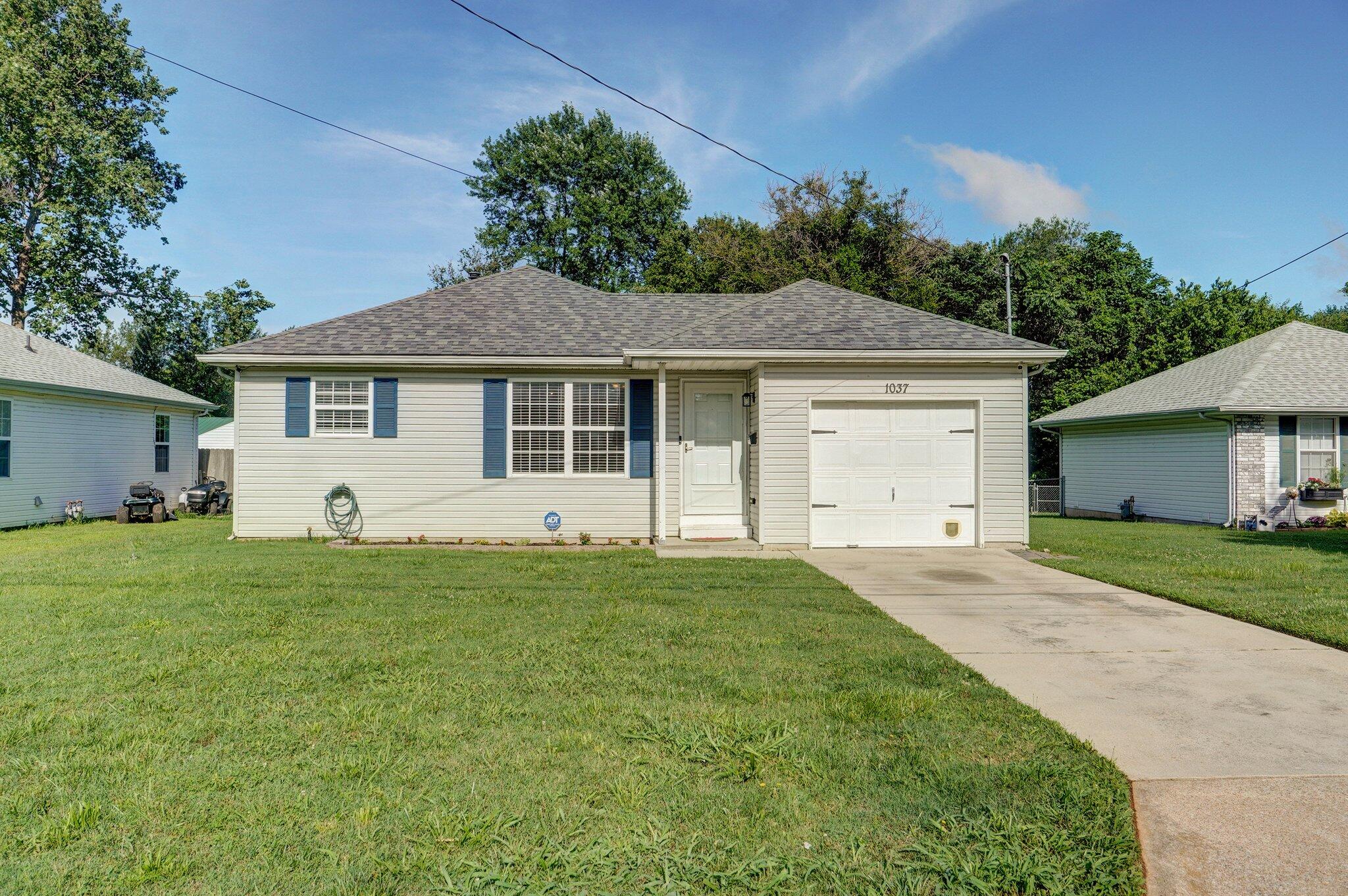 1037 North Clifton Avenue Property Photo 1