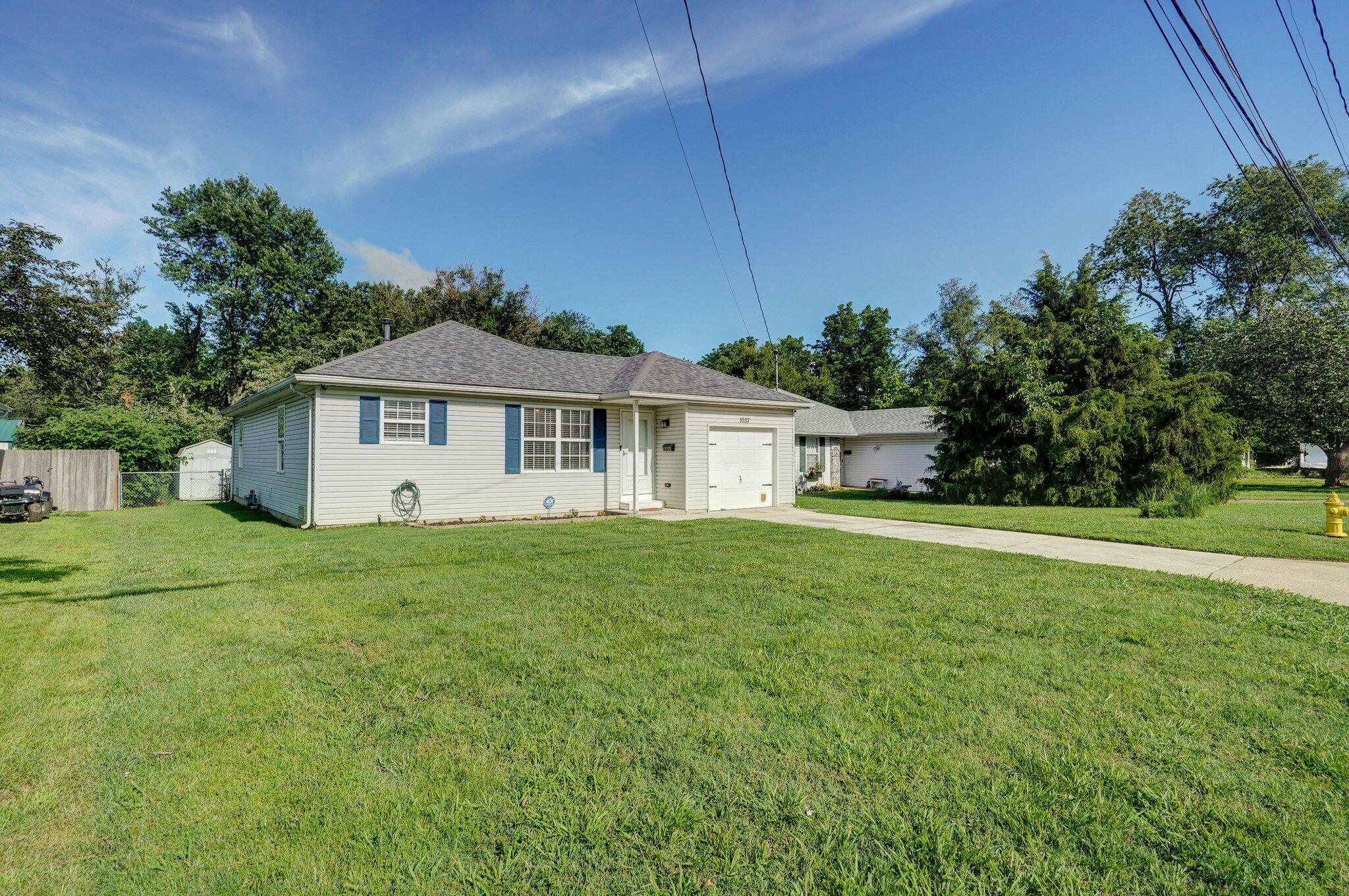 1037 North Clifton Avenue Property Photo 2
