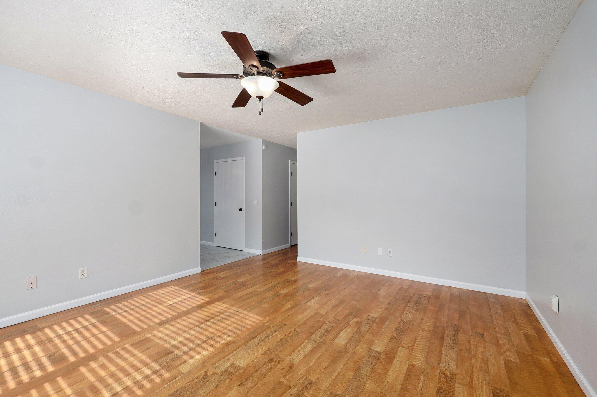 1037 North Clifton Avenue Property Photo 5
