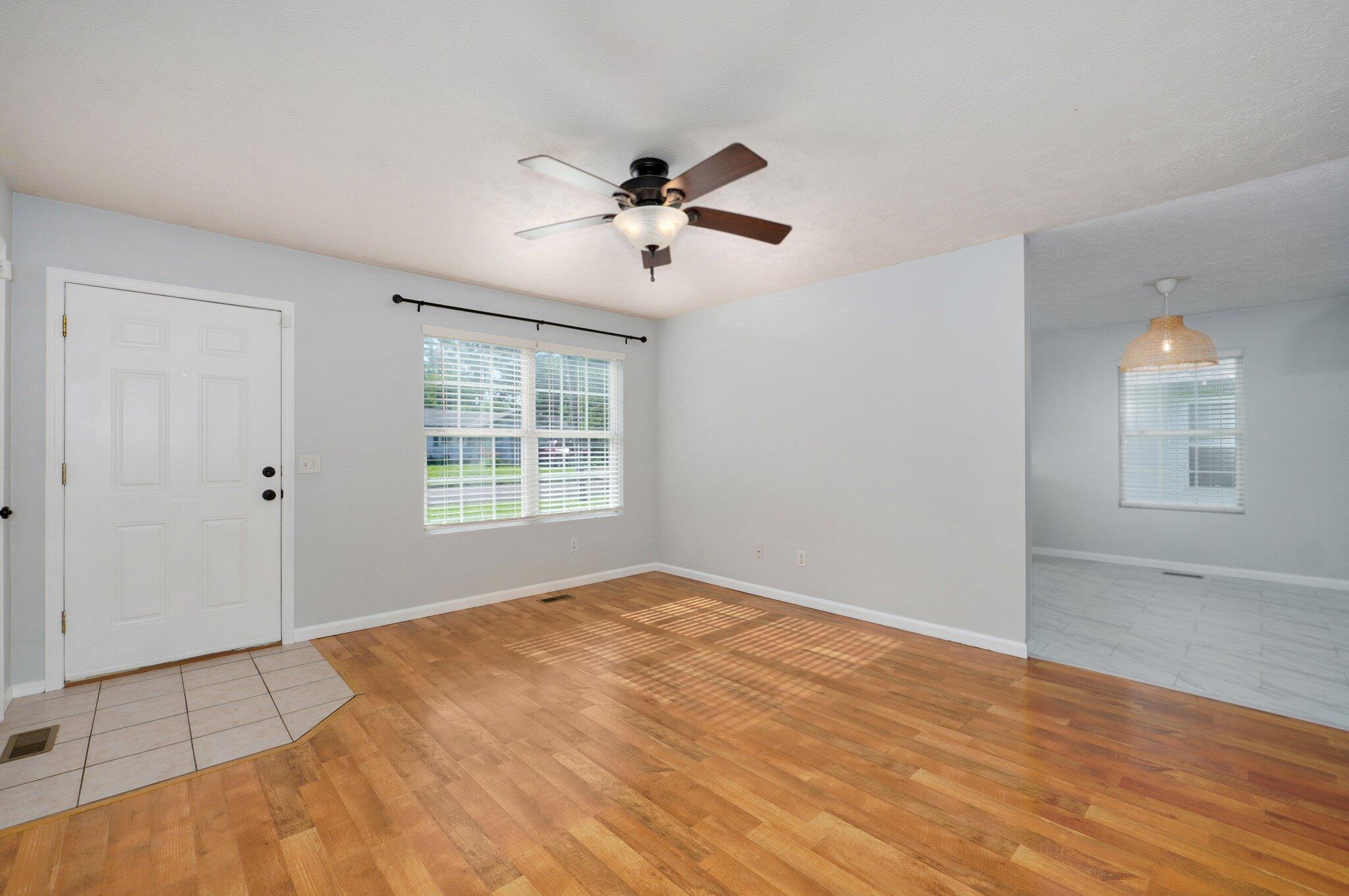 1037 North Clifton Avenue Property Photo 6